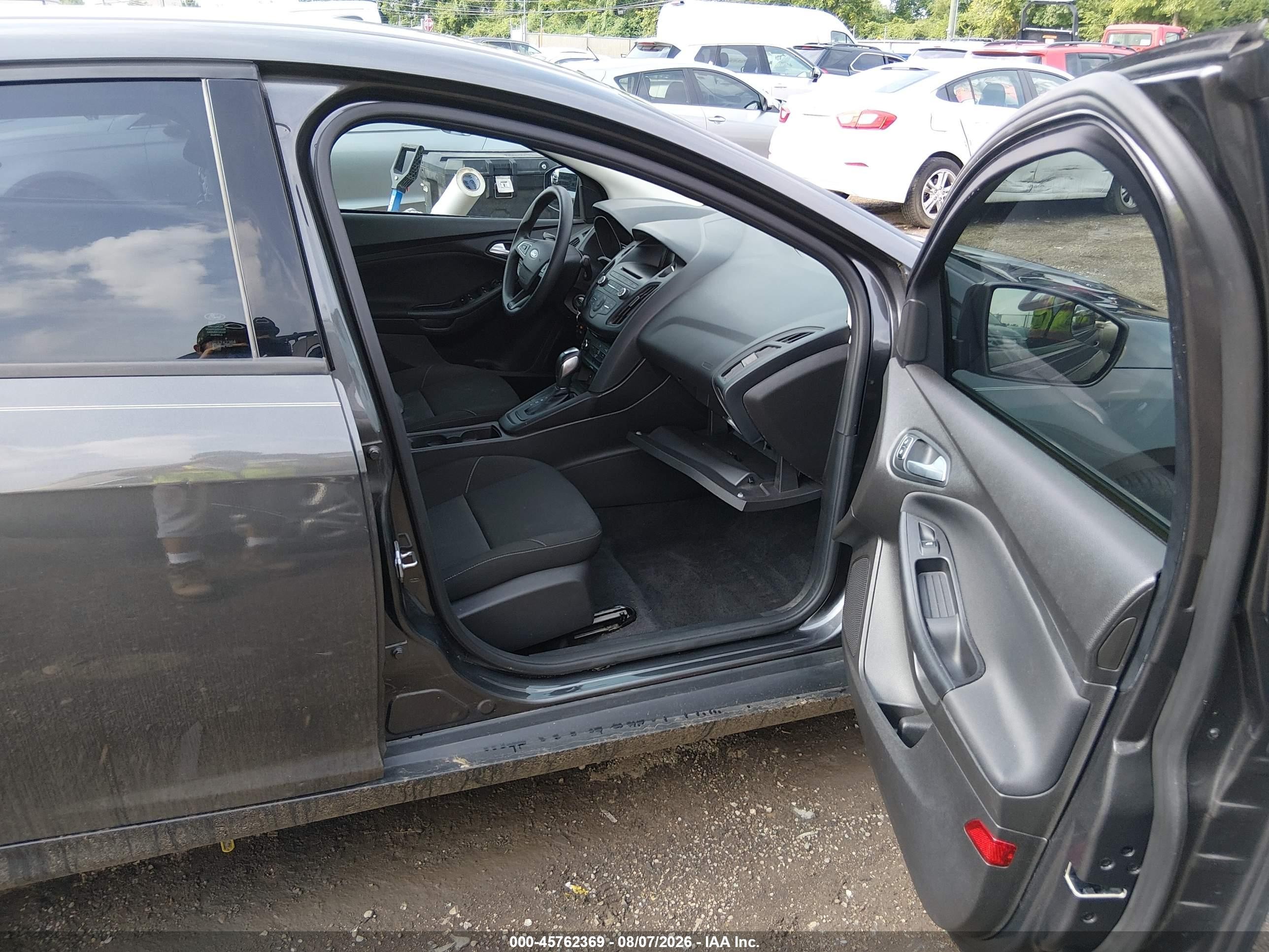 2015 Ford Focus Se Silver vin: 1FADP3F24FL341728