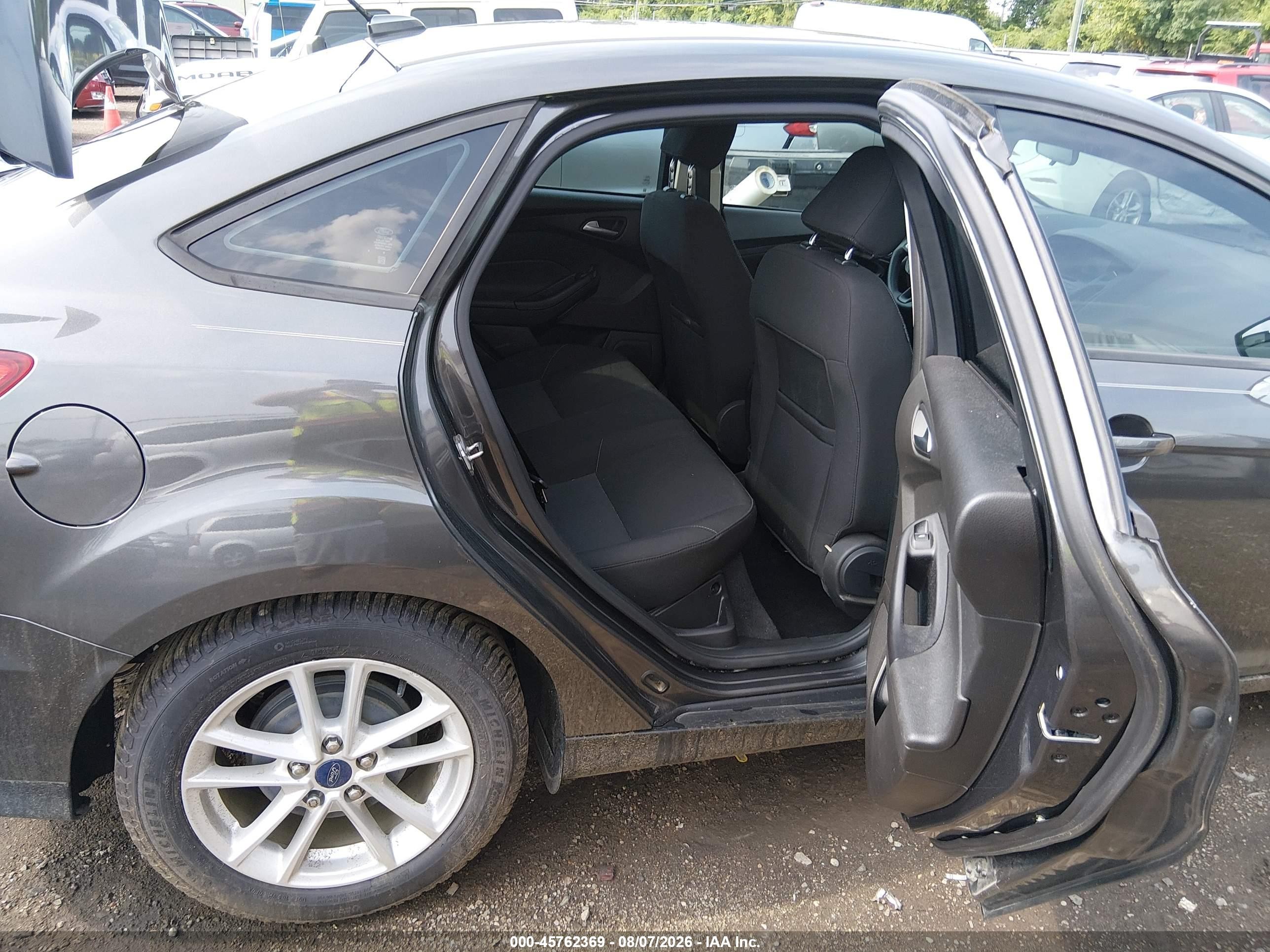 2015 Ford Focus Se Silver vin: 1FADP3F24FL341728
