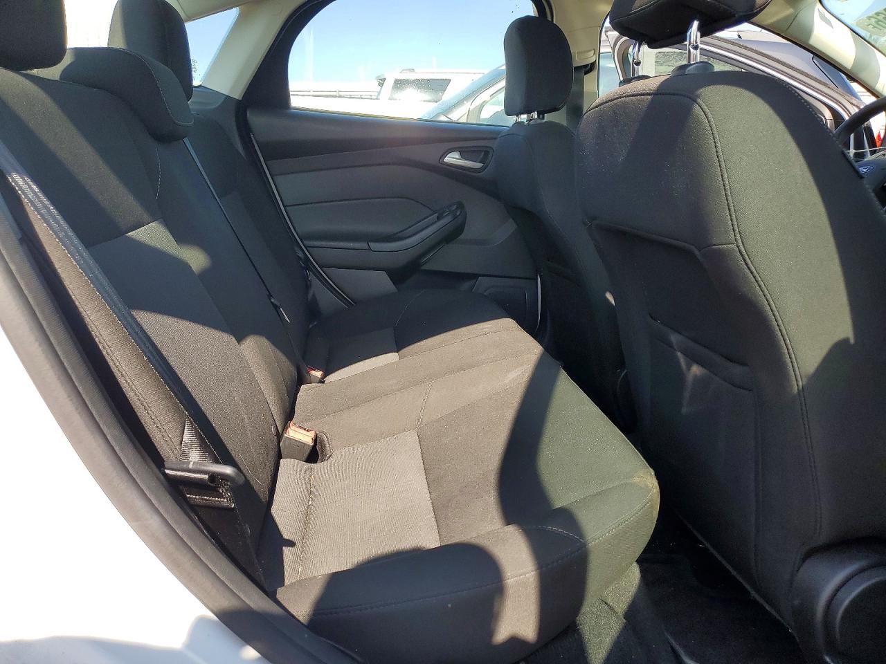 2015 Ford Focus Se White vin: 1FADP3F24FL342863