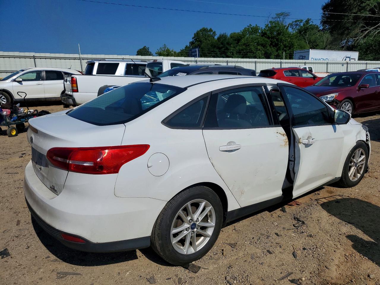 2015 Ford Focus Se White vin: 1FADP3F24FL342863