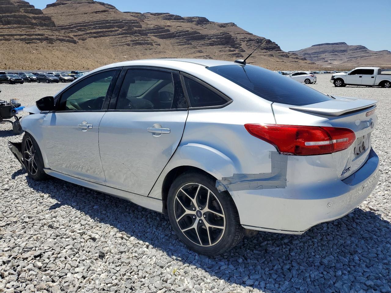 2015 Ford Focus Se Silver vin: 1FADP3F24FL348761