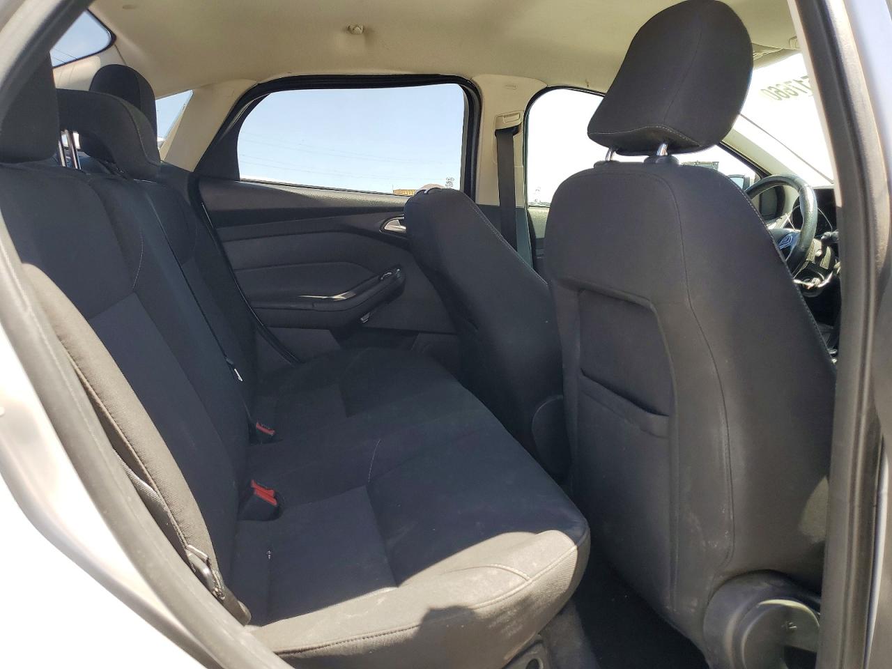 2015 Ford Focus Se Silver vin: 1FADP3F24FL348761