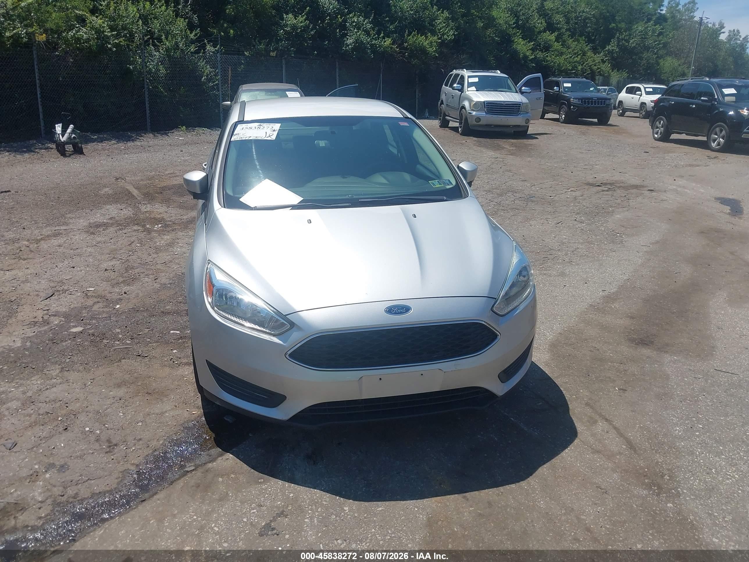 2015 Ford Focus Se Серебряный vin: 1FADP3F24FL364958