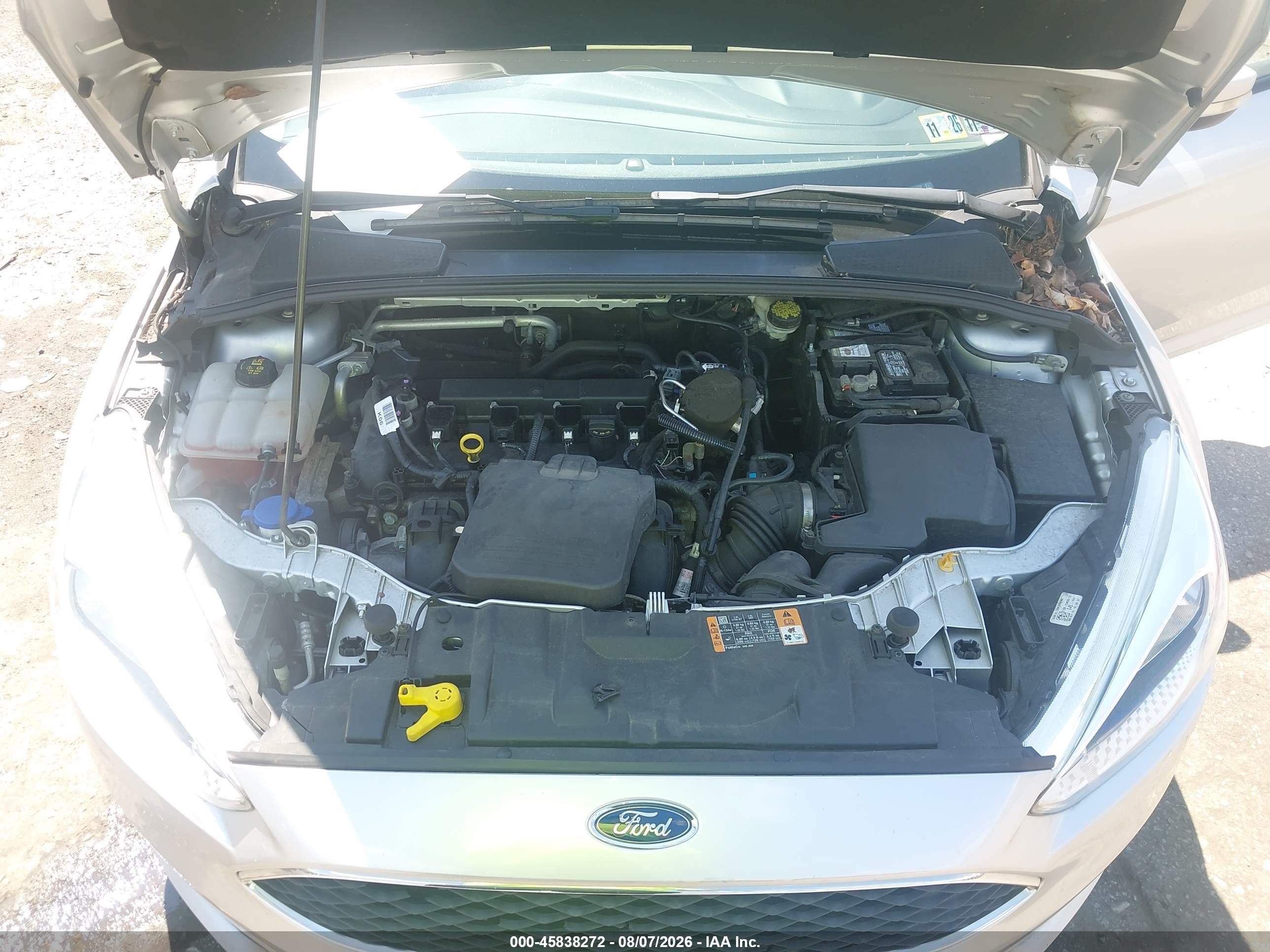 2015 Ford Focus Se Серебряный vin: 1FADP3F24FL364958