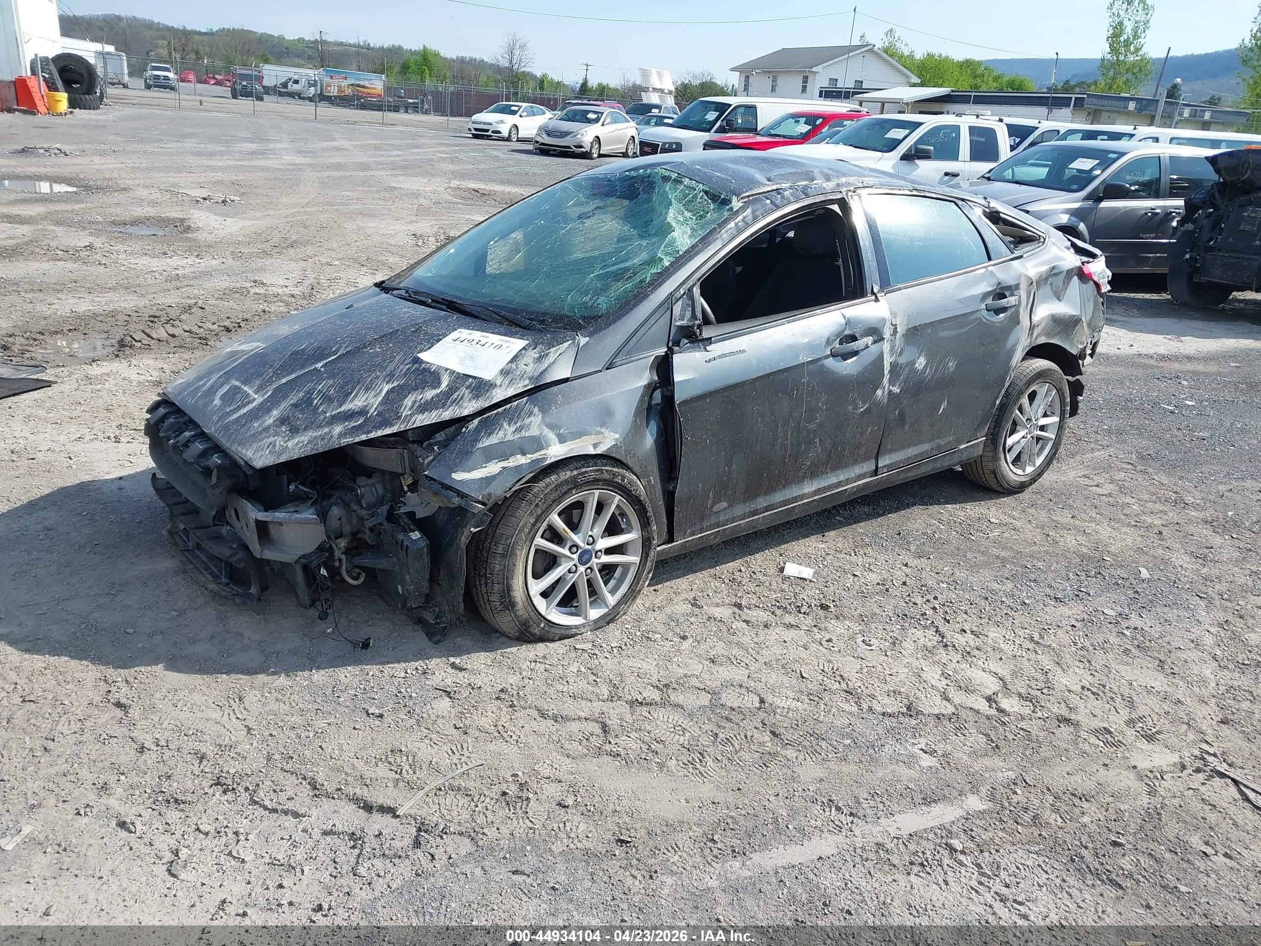 2015 Ford Focus Se Gray vin: 1FADP3F24FL373630