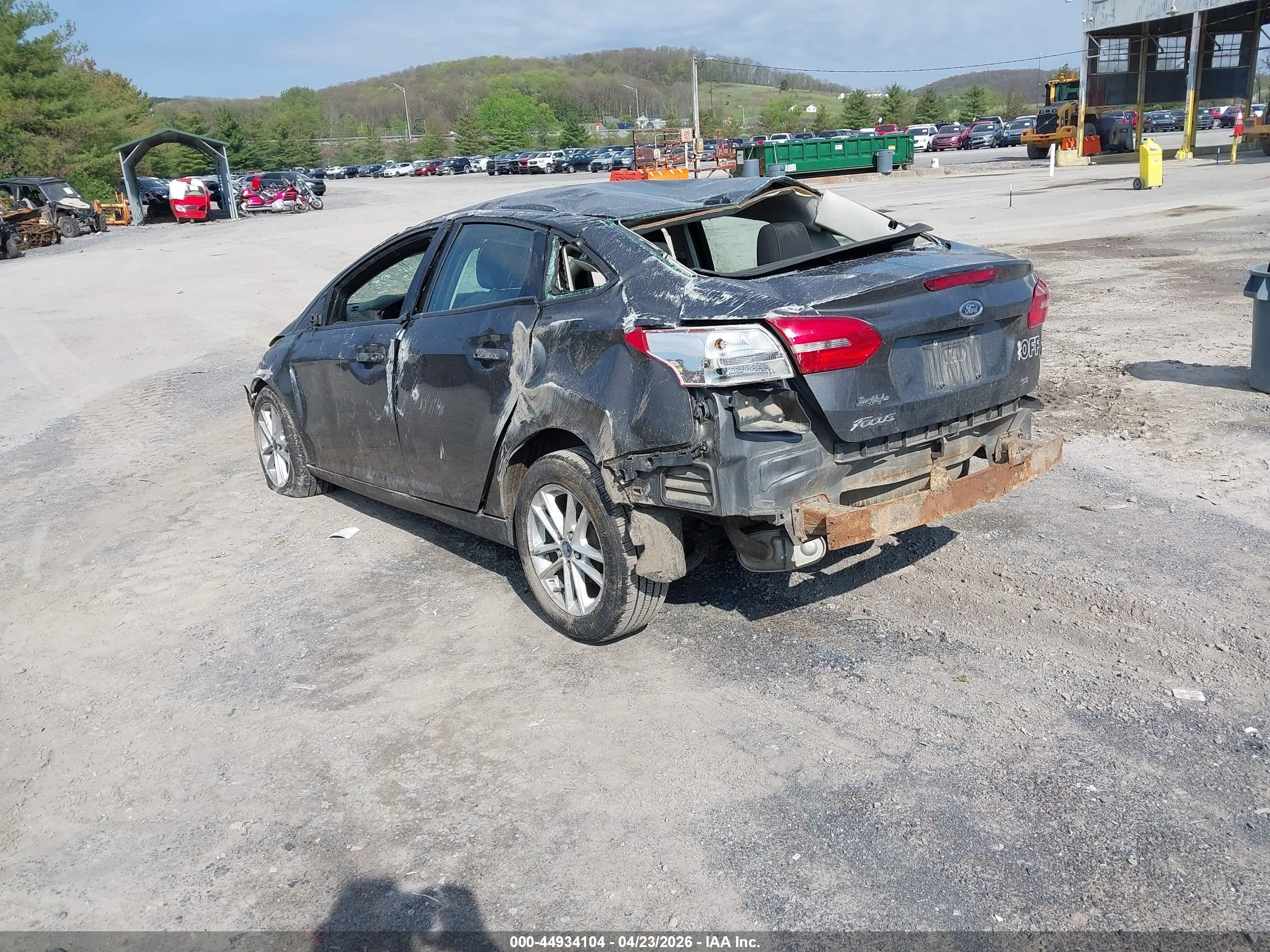 2015 Ford Focus Se Gray vin: 1FADP3F24FL373630