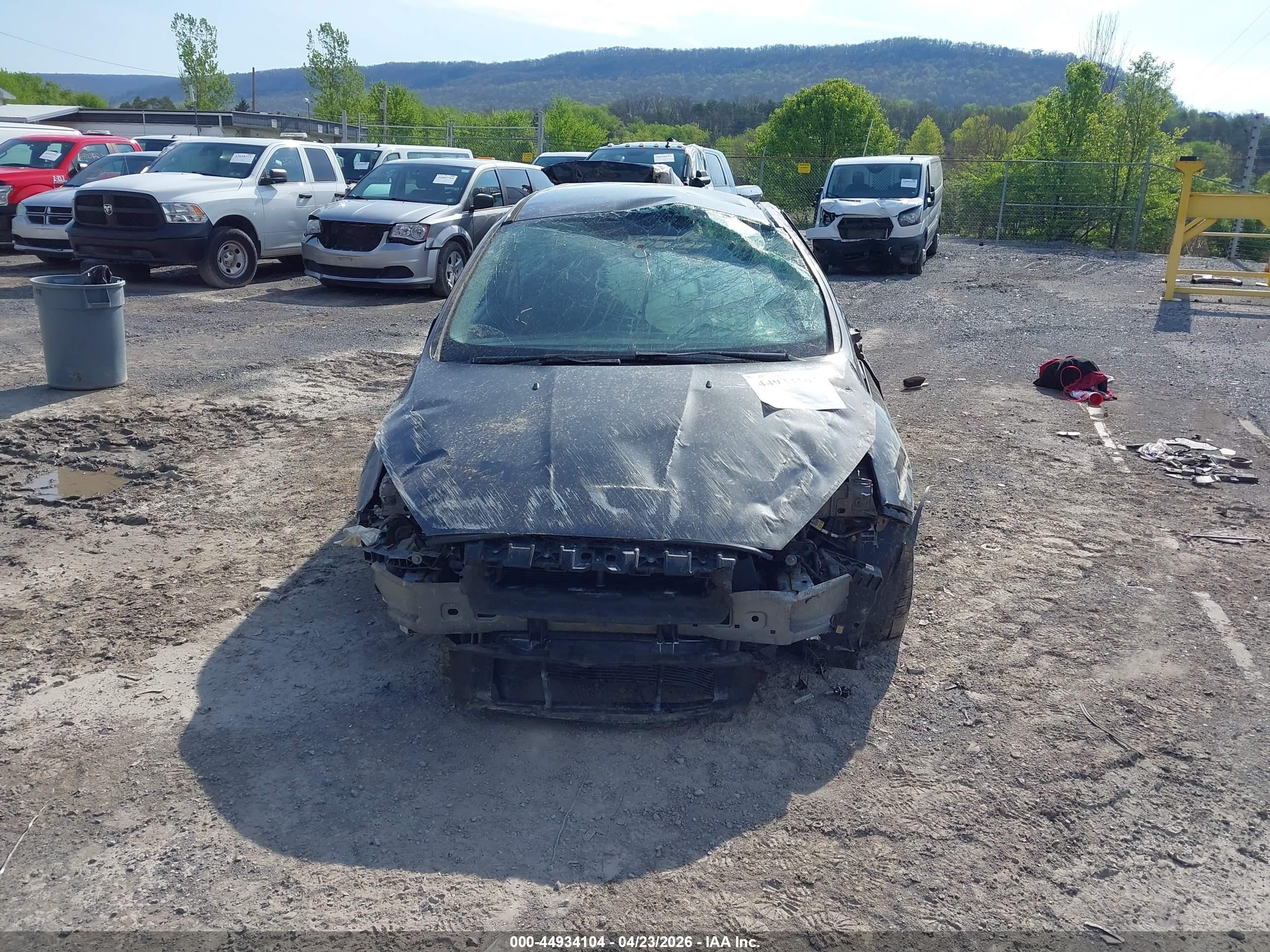2015 Ford Focus Se Gray vin: 1FADP3F24FL373630
