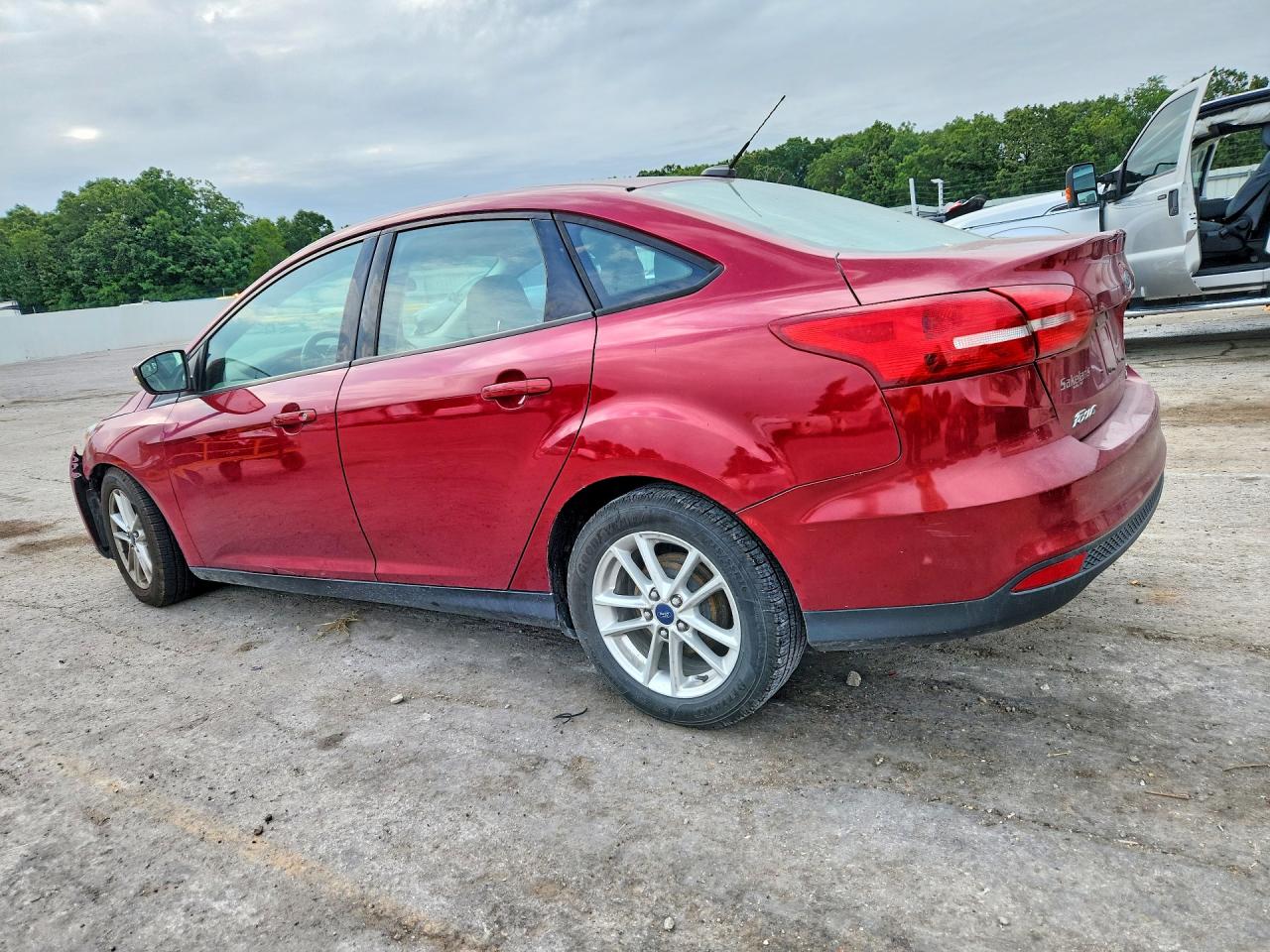 2015 Ford Focus Se Red vin: 1FADP3F24FL374809