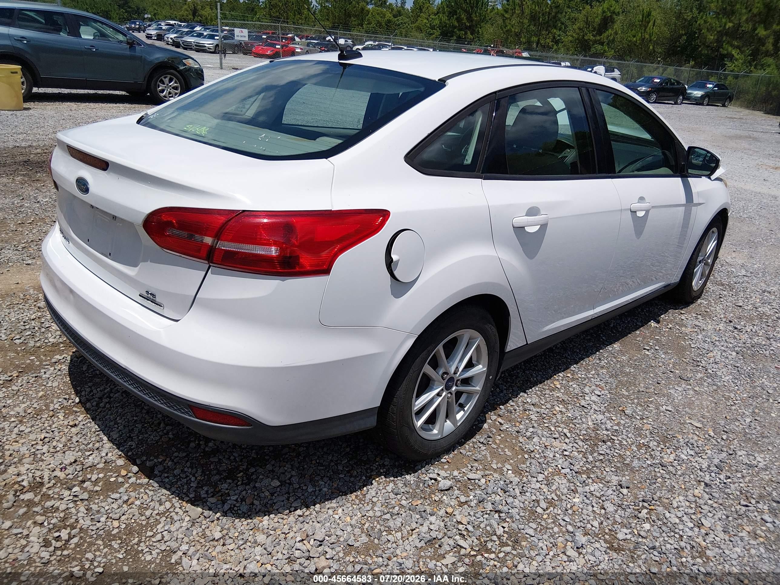 2015 Ford Focus Se White vin: 1FADP3F24FL381887