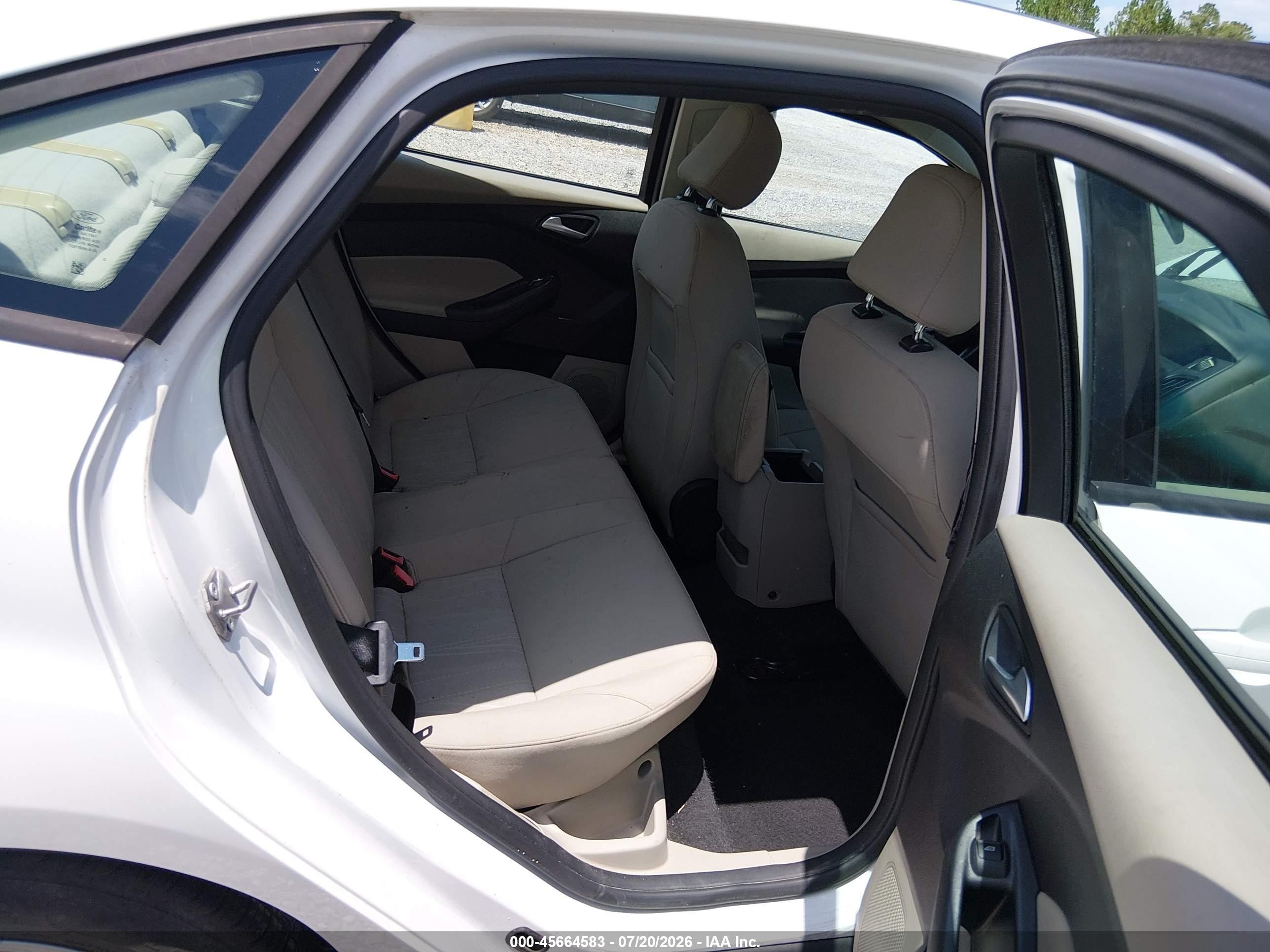 2015 Ford Focus Se White vin: 1FADP3F24FL381887