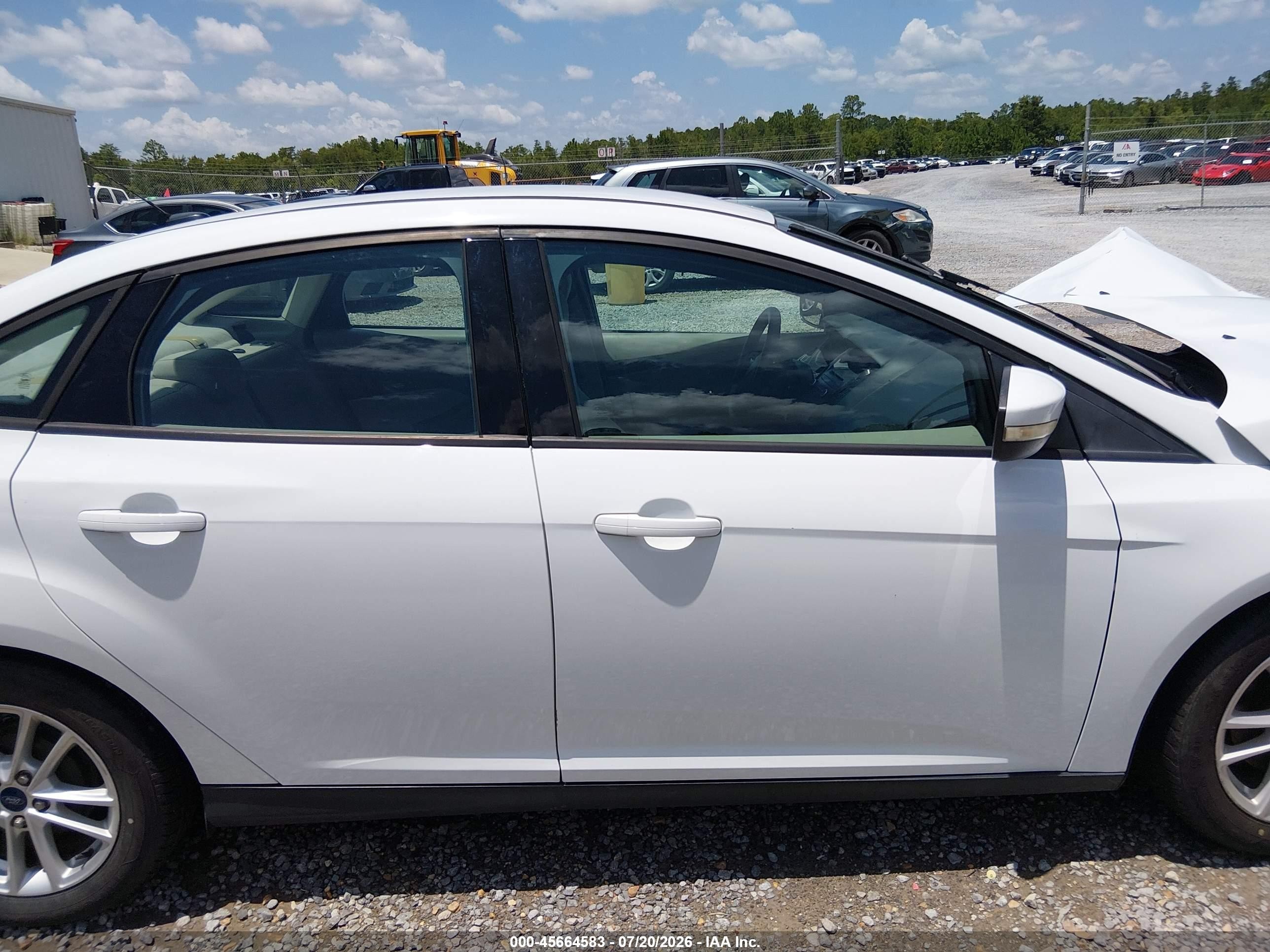 2015 Ford Focus Se White vin: 1FADP3F24FL381887