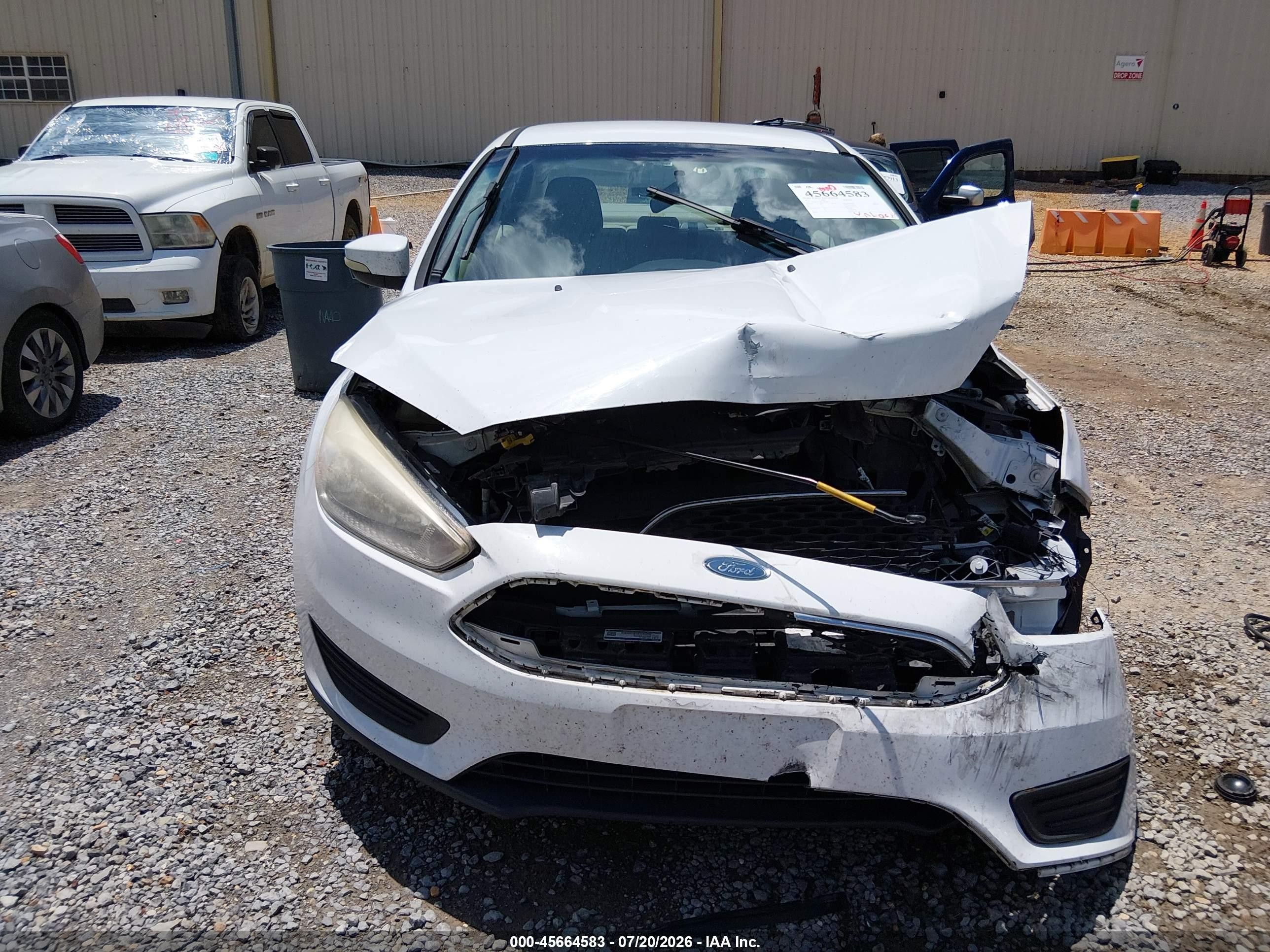 2015 Ford Focus Se White vin: 1FADP3F24FL381887
