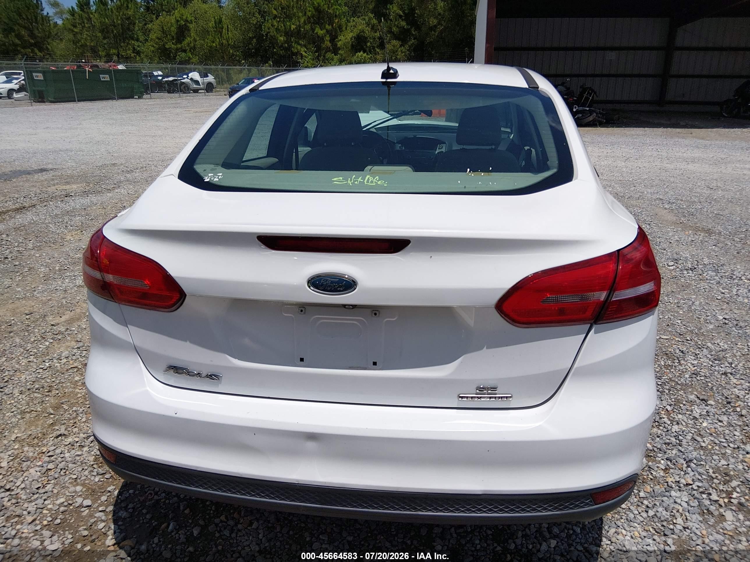 2015 Ford Focus Se White vin: 1FADP3F24FL381887