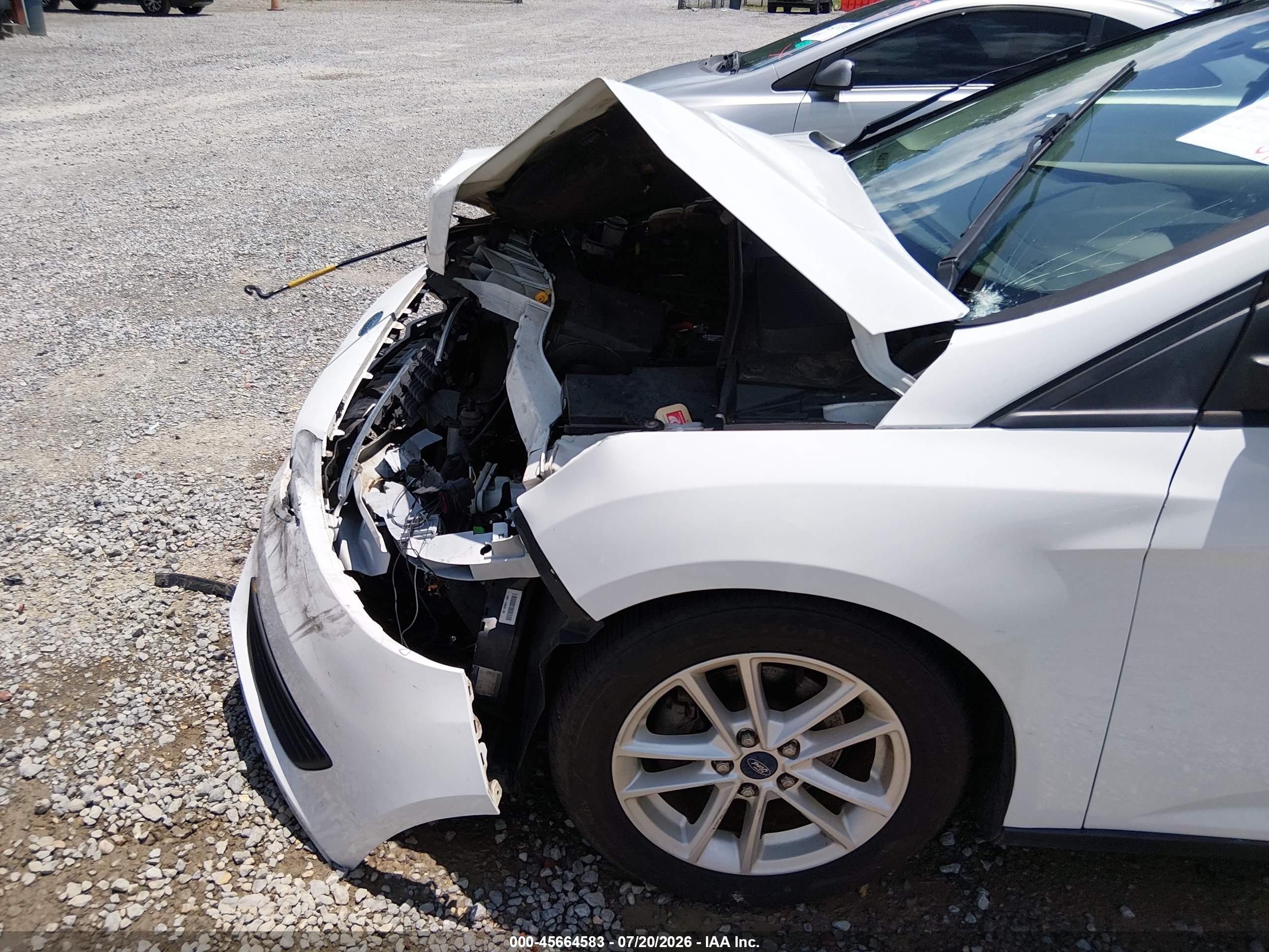 2015 Ford Focus Se White vin: 1FADP3F24FL381887