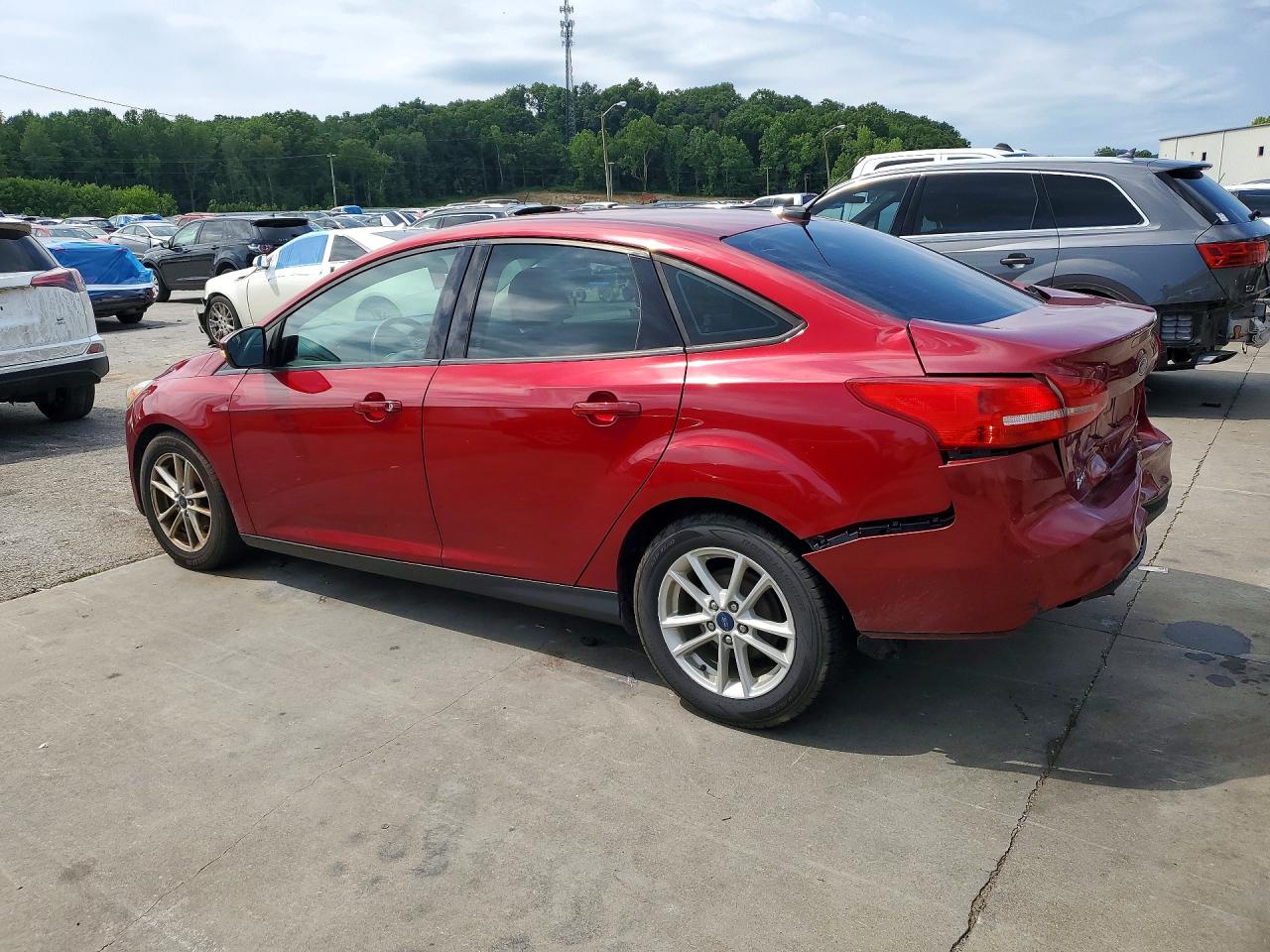 2017 Ford Focus Se Red vin: 1FADP3F24HL252857