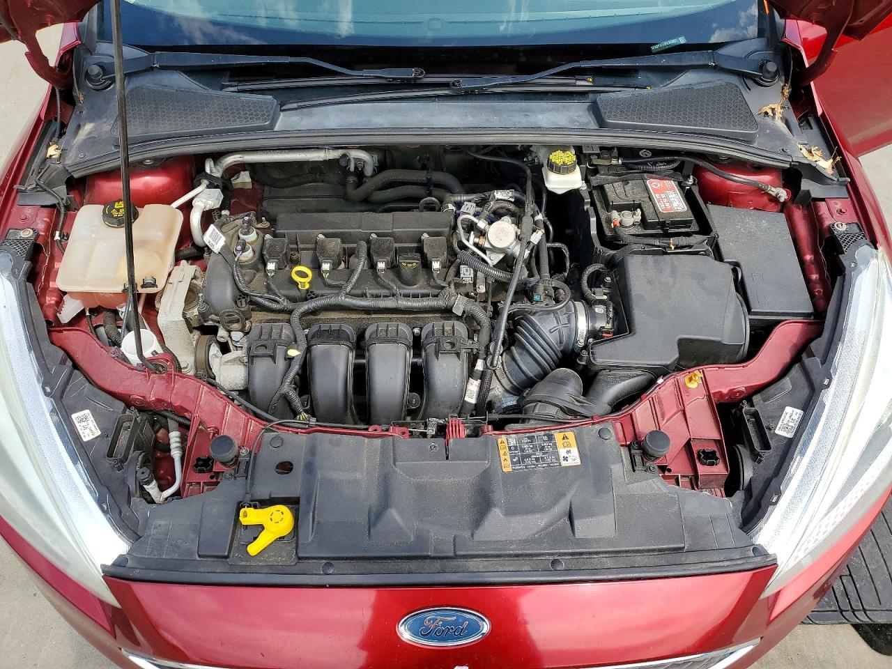 2017 Ford Focus Se Red vin: 1FADP3F24HL252857