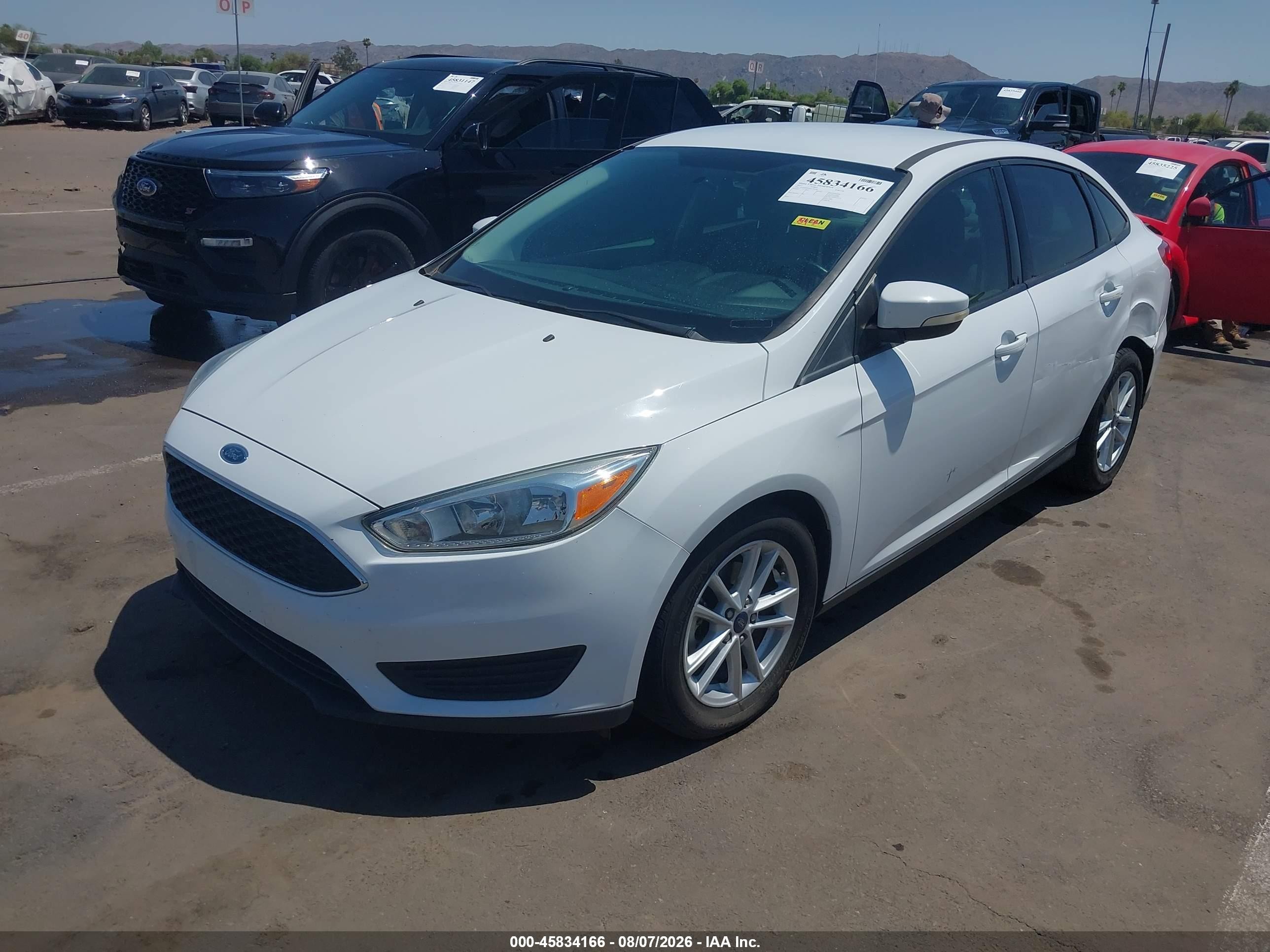 2017 Ford Focus Se White vin: 1FADP3F24HL296180