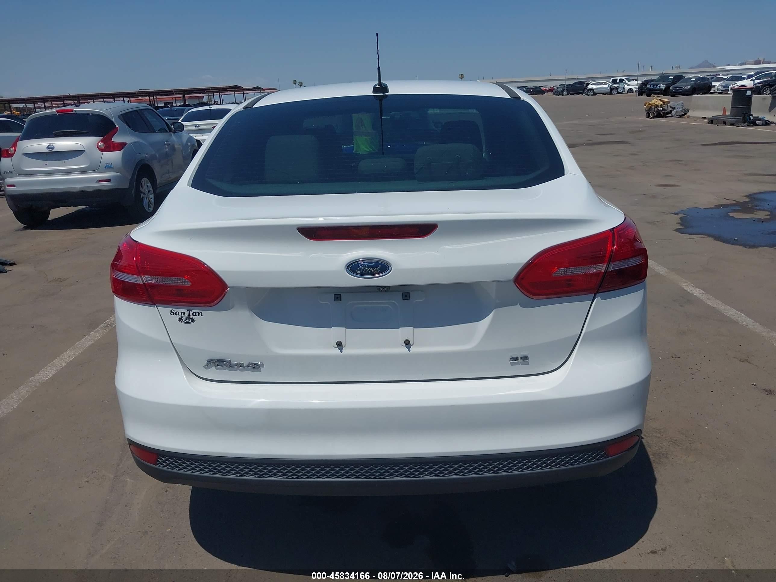 2017 Ford Focus Se White vin: 1FADP3F24HL296180