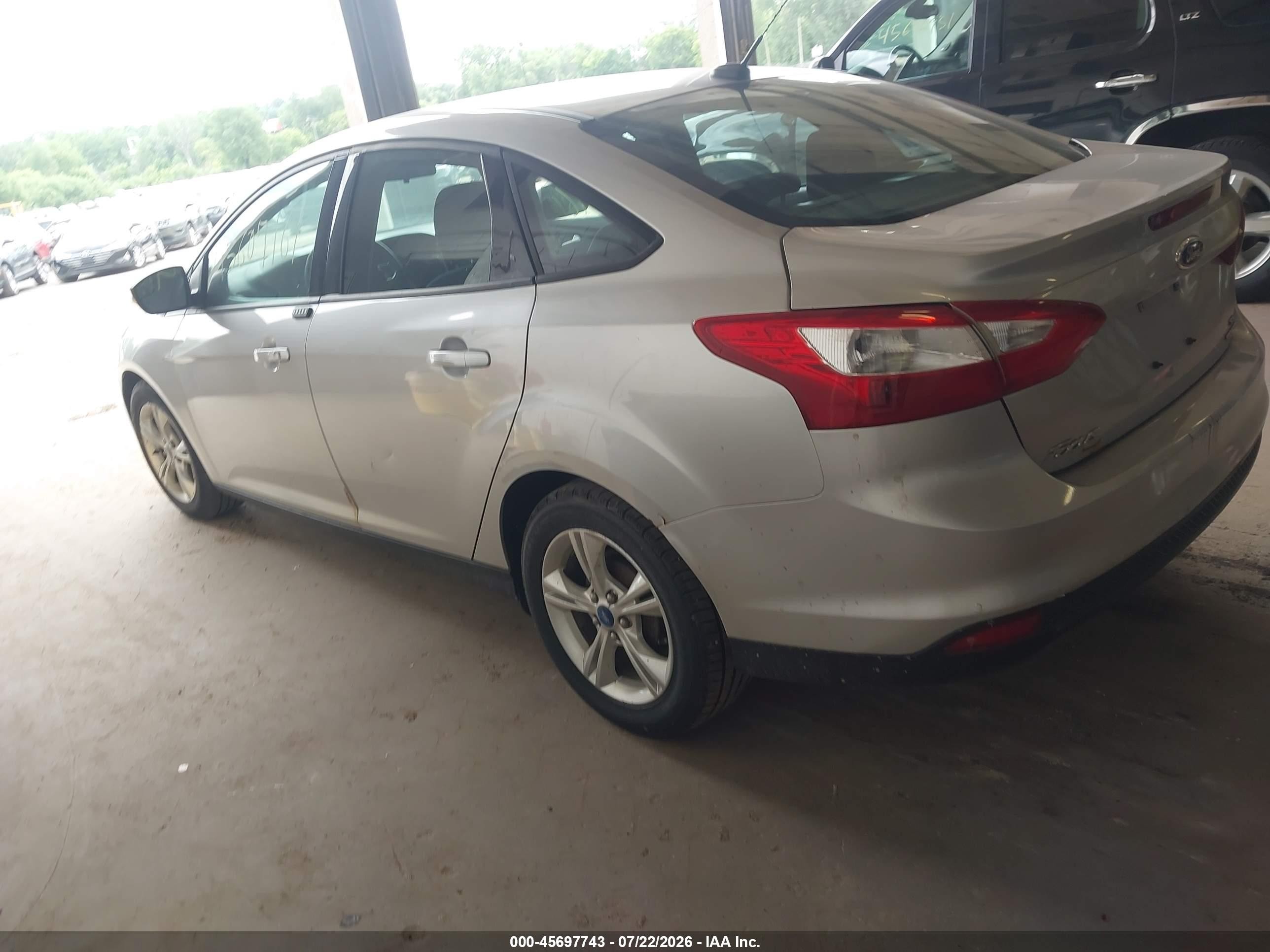 2013 Ford Focus Se Серебряный vin: 1FADP3F25DL190010