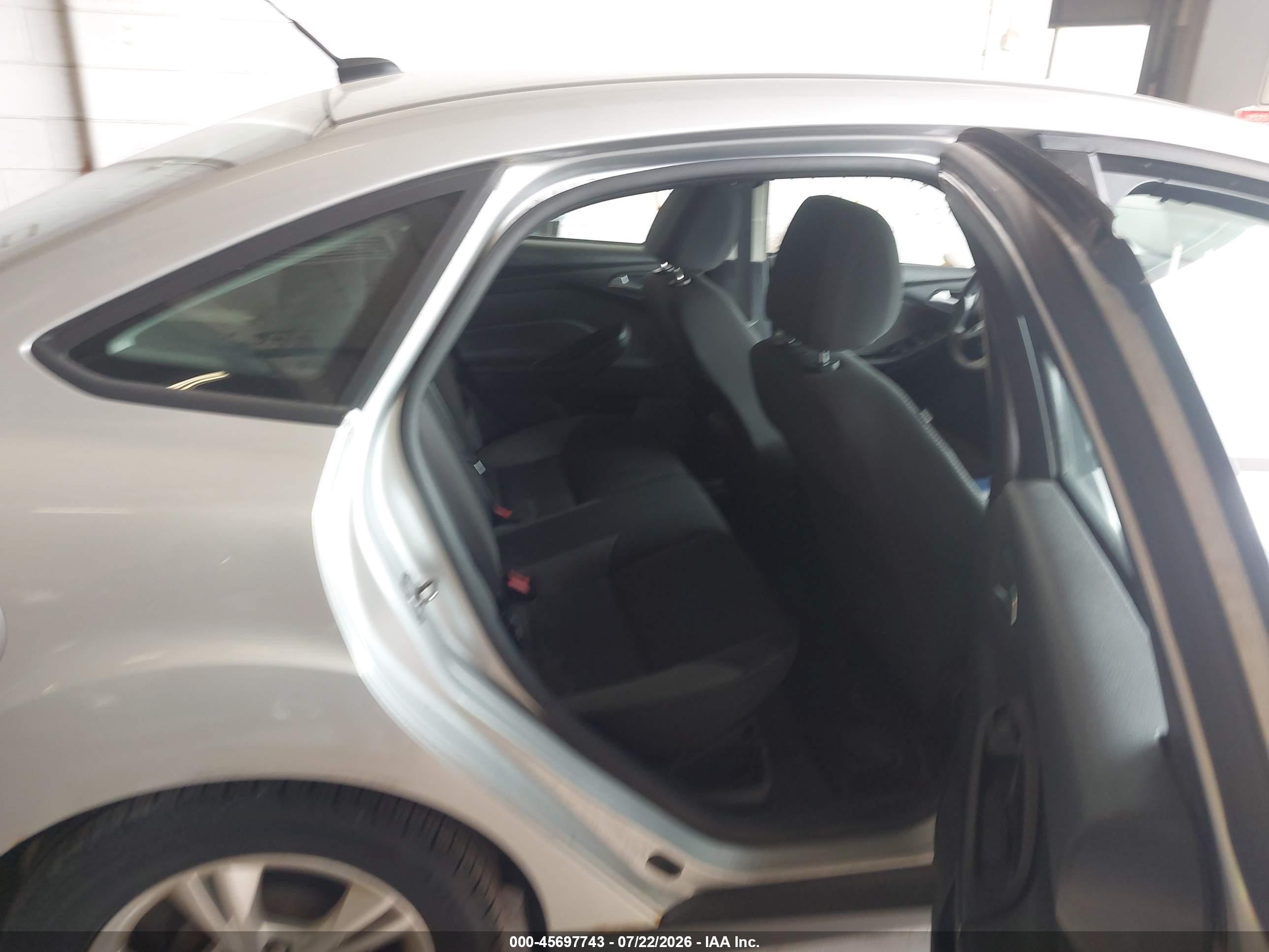 2013 Ford Focus Se Серебряный vin: 1FADP3F25DL190010