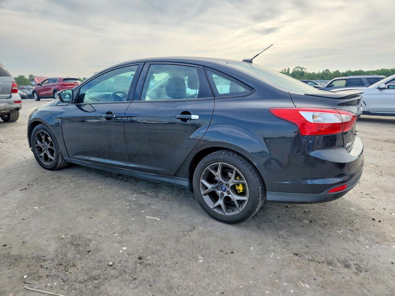 2013 Ford Focus Se Black vin: 1FADP3F25DL240405