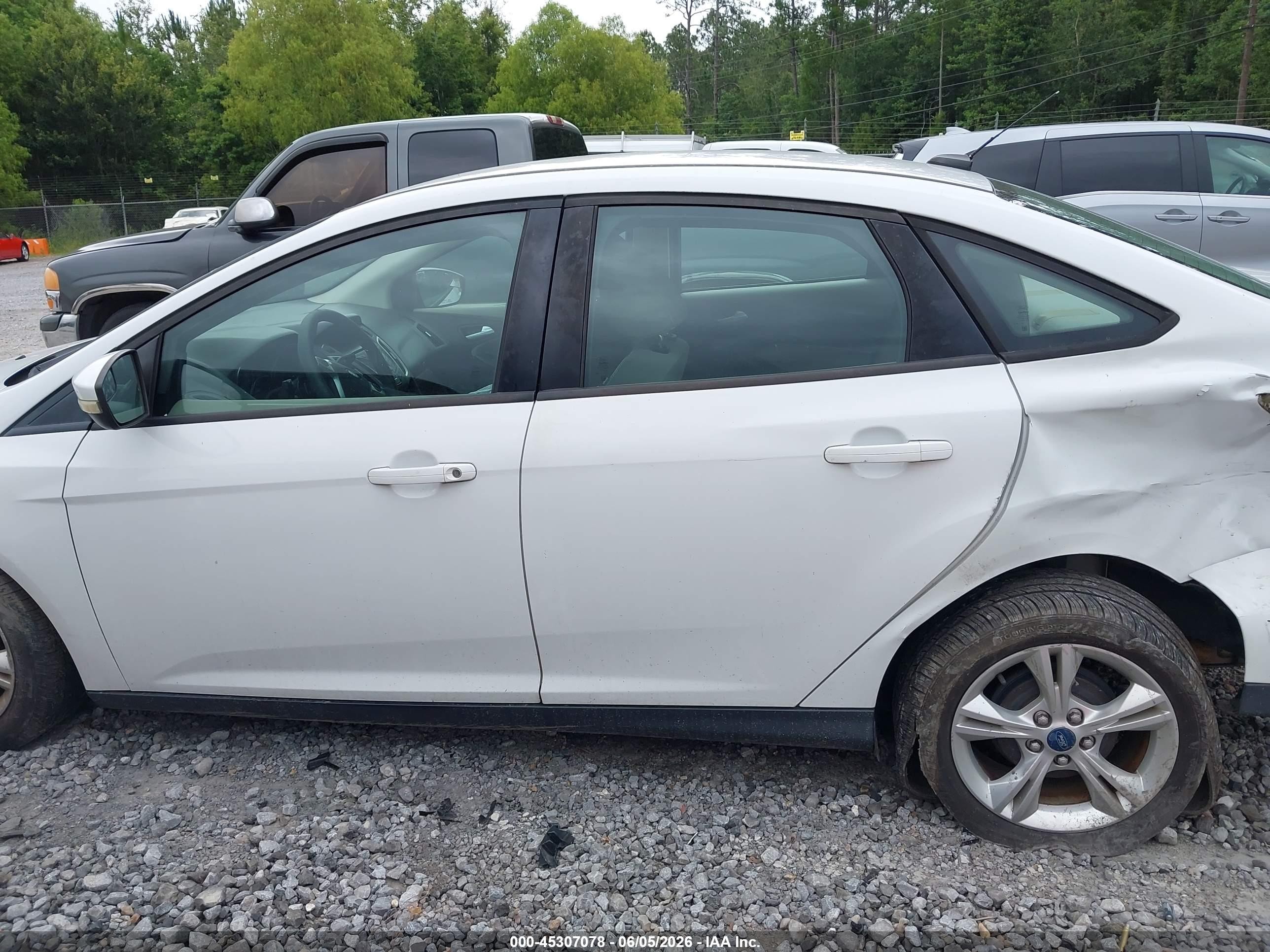 2013 Ford Focus Se White vin: 1FADP3F25DL262582
