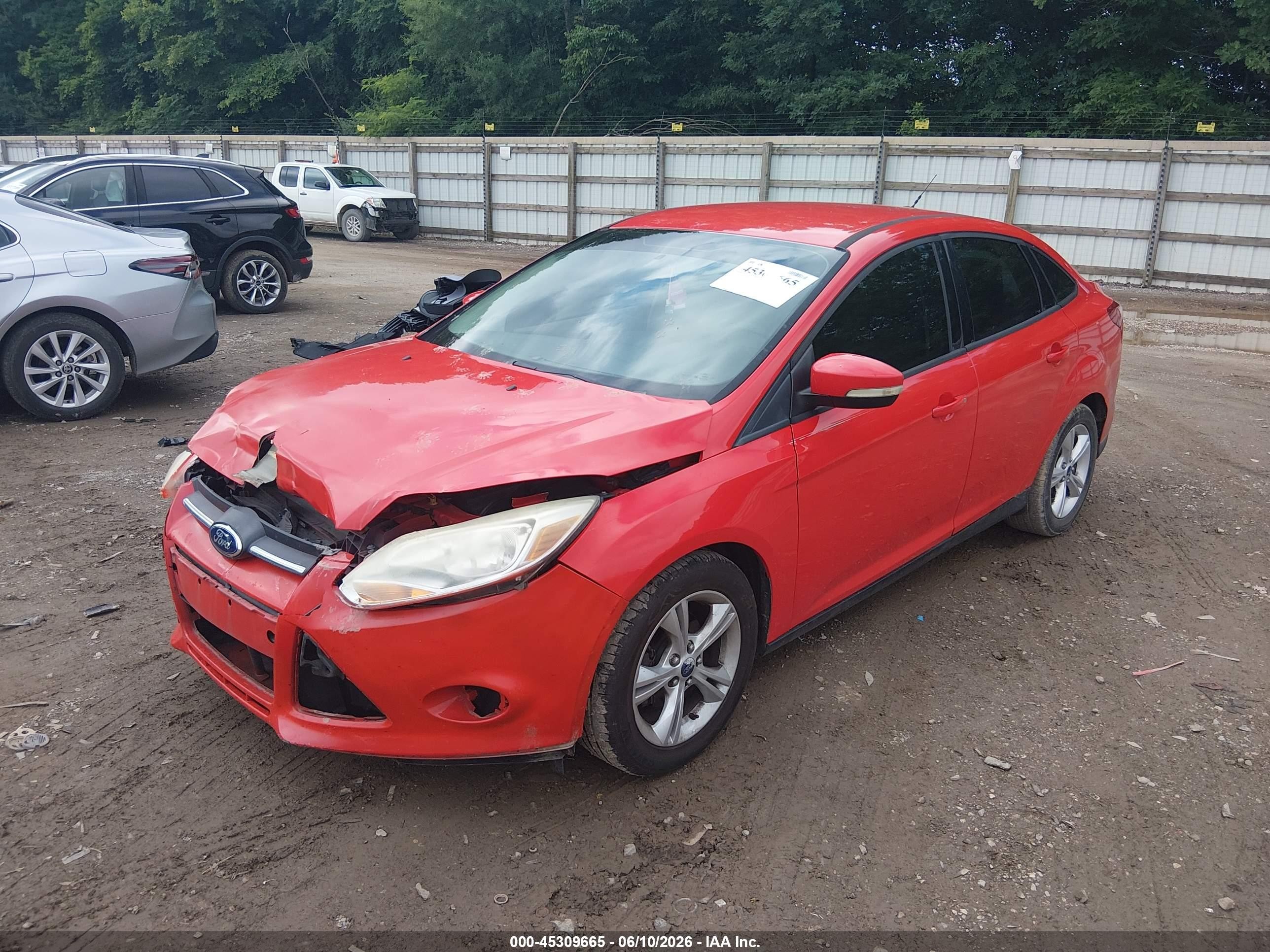 2013 Ford Focus Se Красный vin: 1FADP3F25DL288454