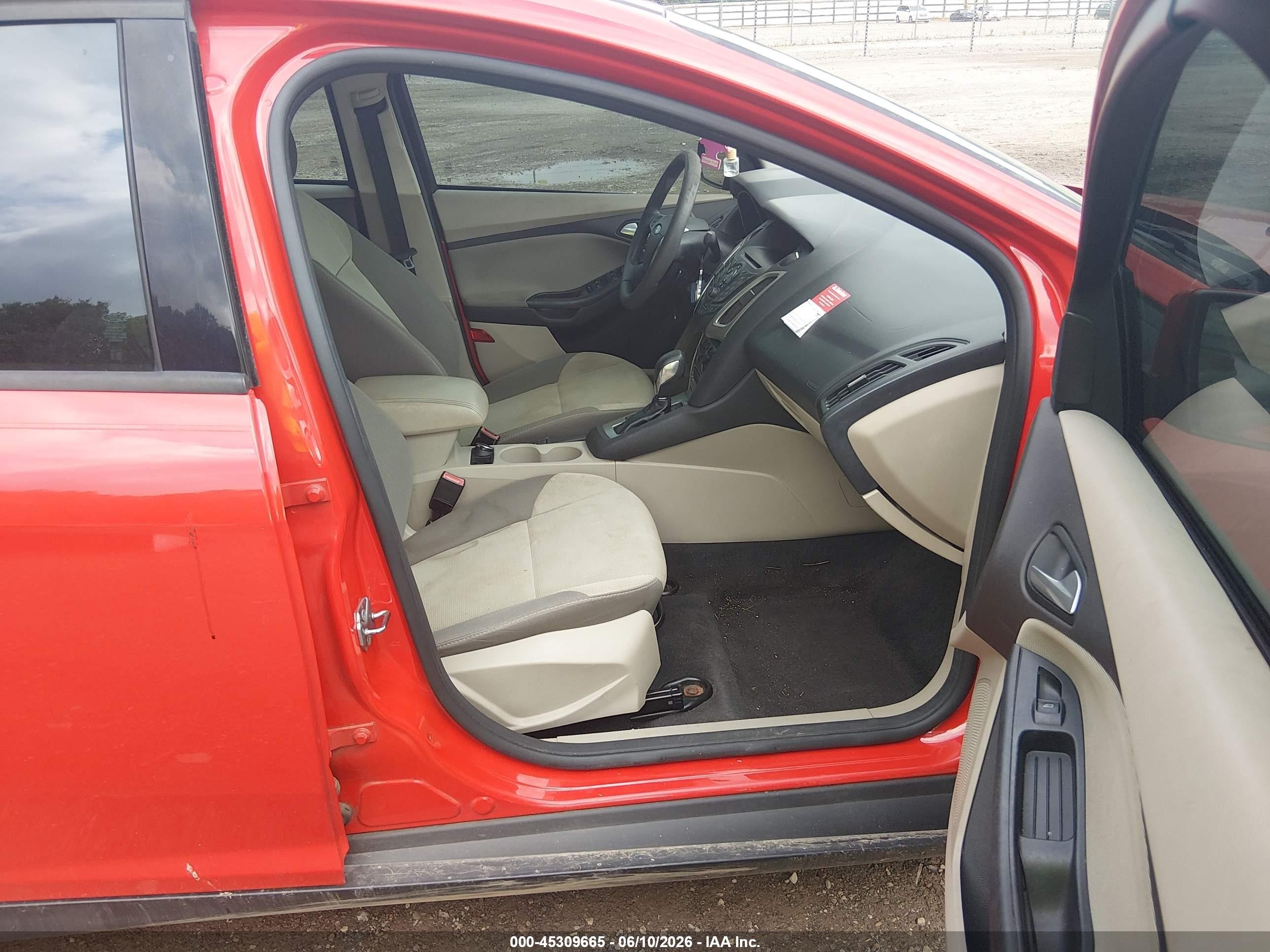 2013 Ford Focus Se Красный vin: 1FADP3F25DL288454