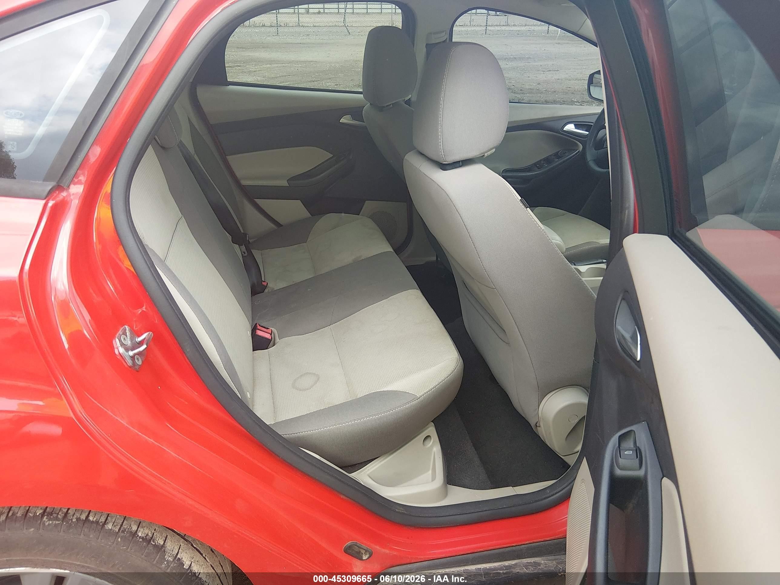 2013 Ford Focus Se Красный vin: 1FADP3F25DL288454