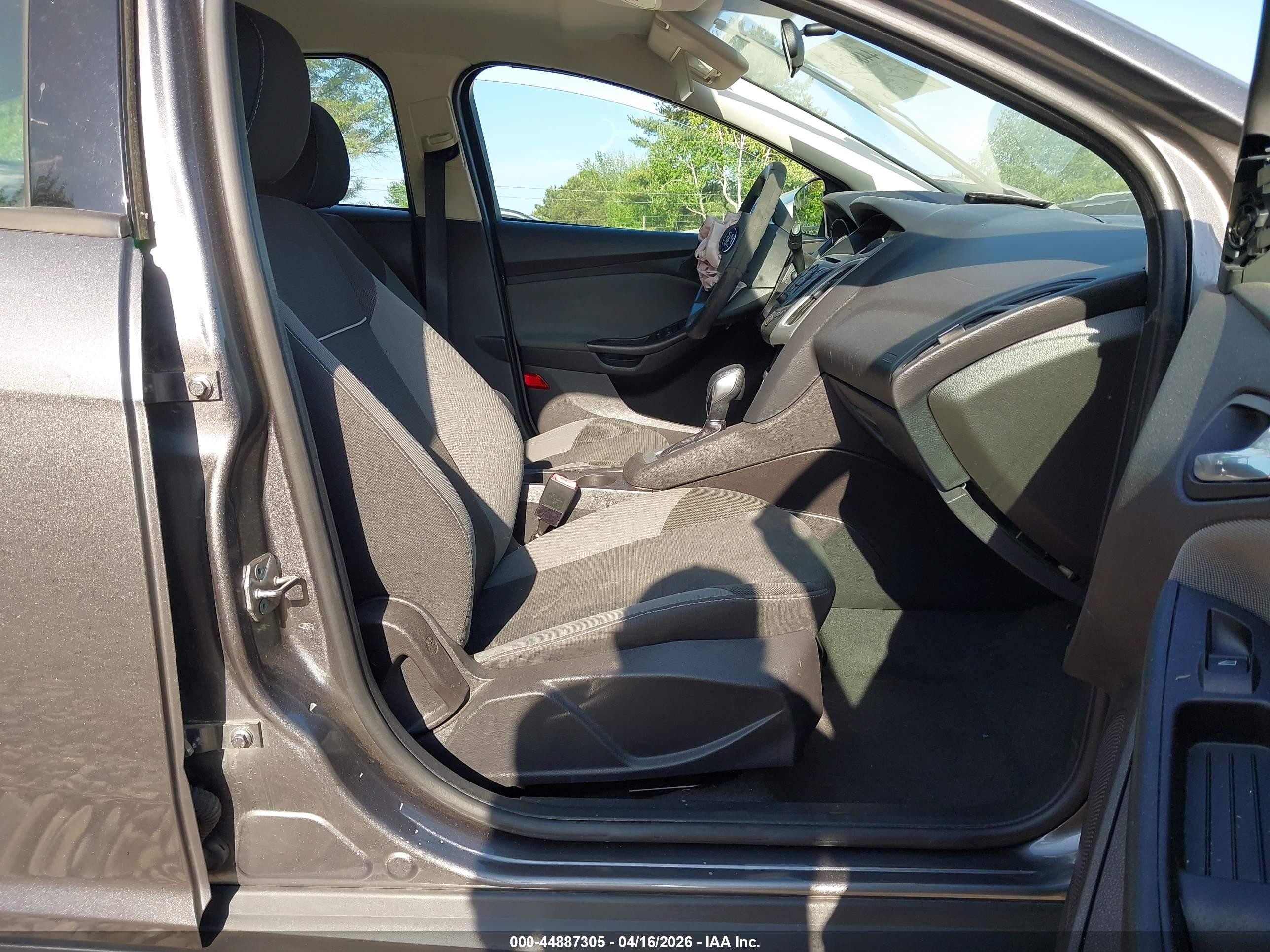2013 Ford Focus Se Серый vin: 1FADP3F25DL323462