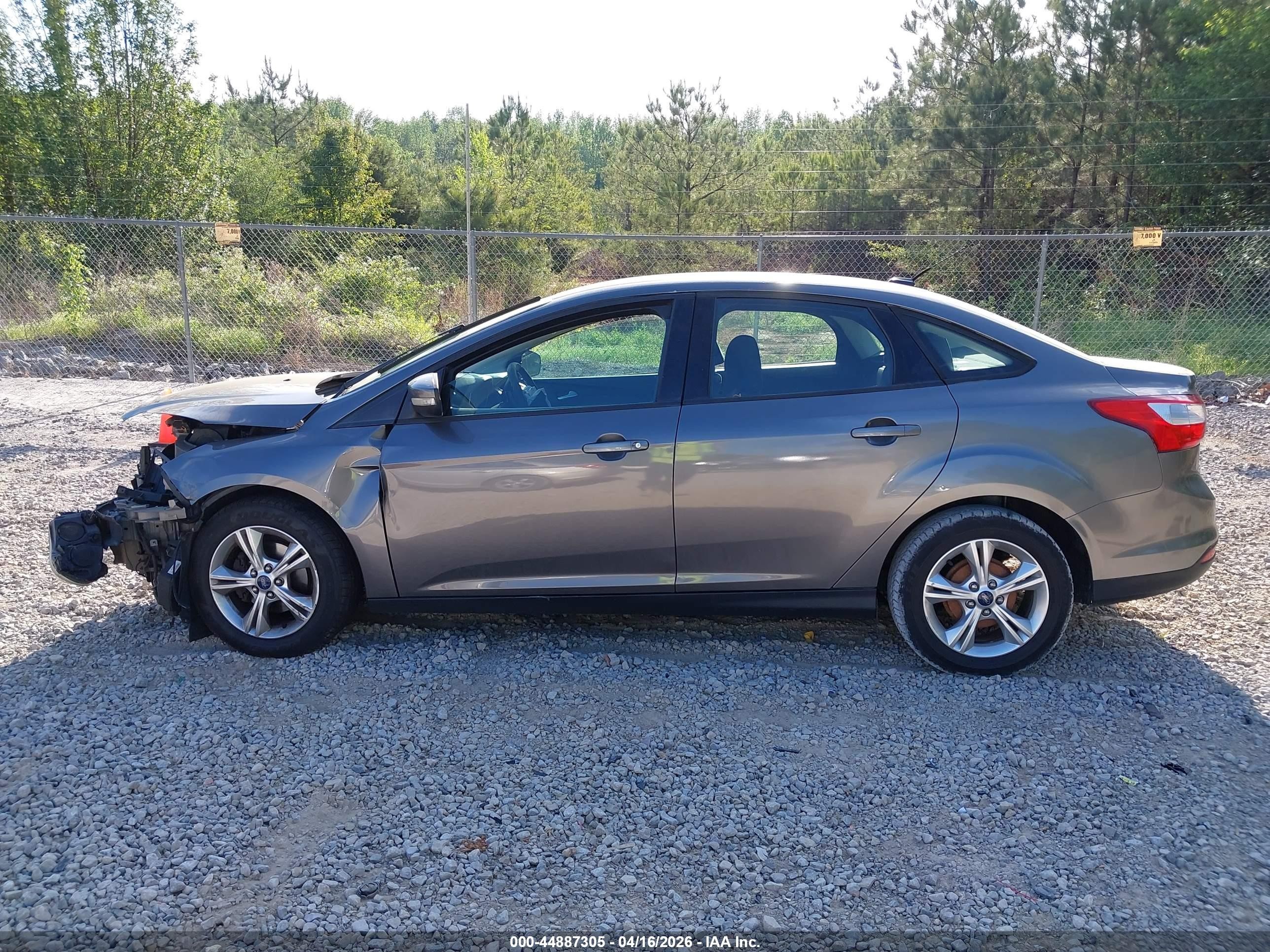 2013 Ford Focus Se Серый vin: 1FADP3F25DL323462