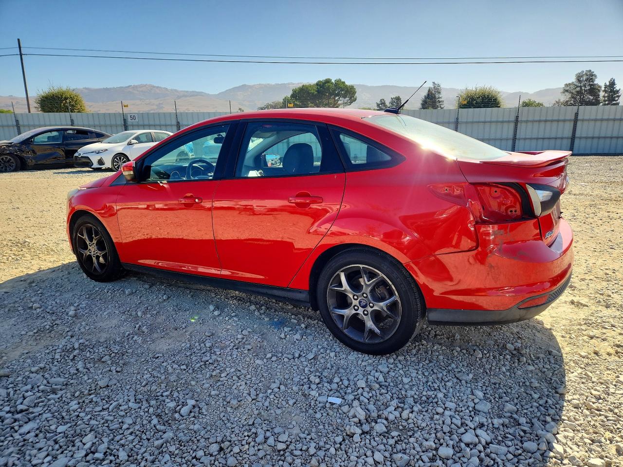 2013 Ford Focus Se Red vin: 1FADP3F25DL337118