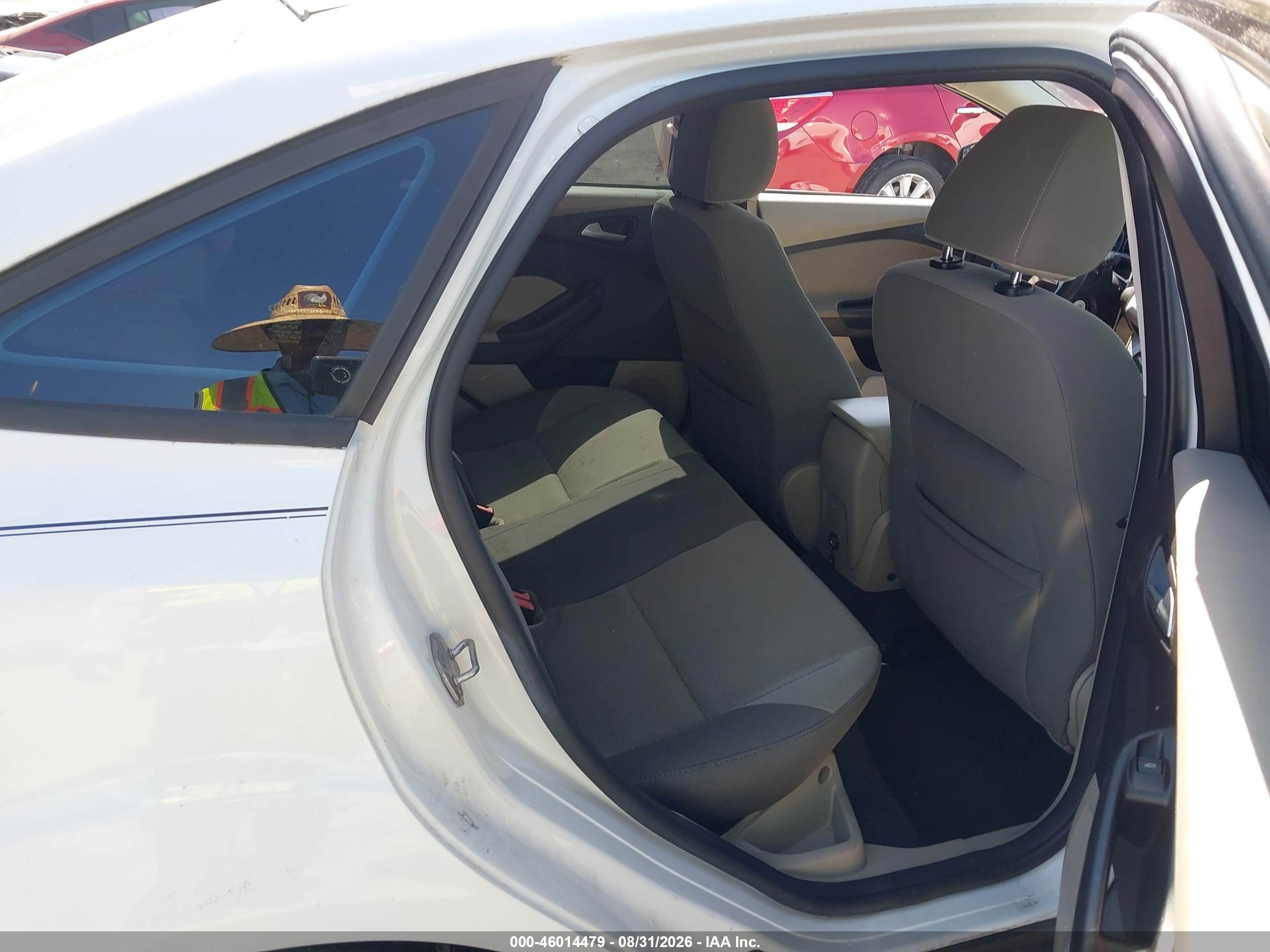 2014 Ford Focus Se White vin: 1FADP3F25EL103627