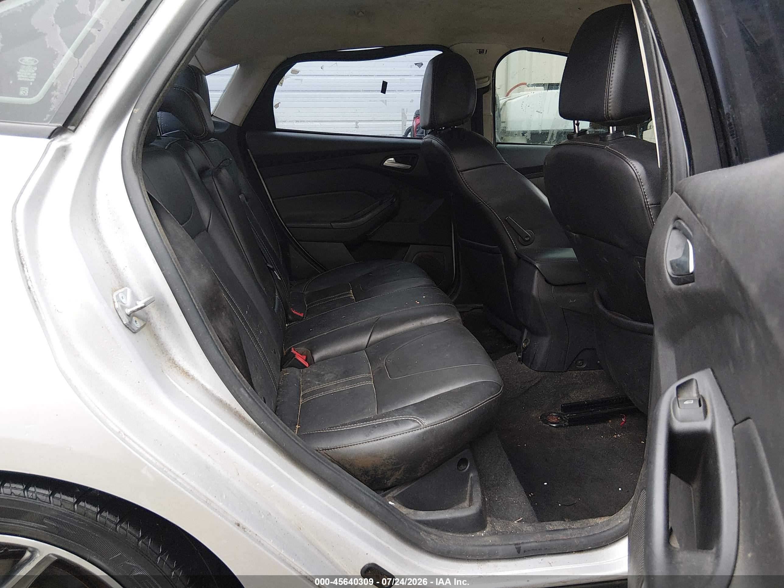 2014 Ford Focus Se Silver vin: 1FADP3F25EL107449
