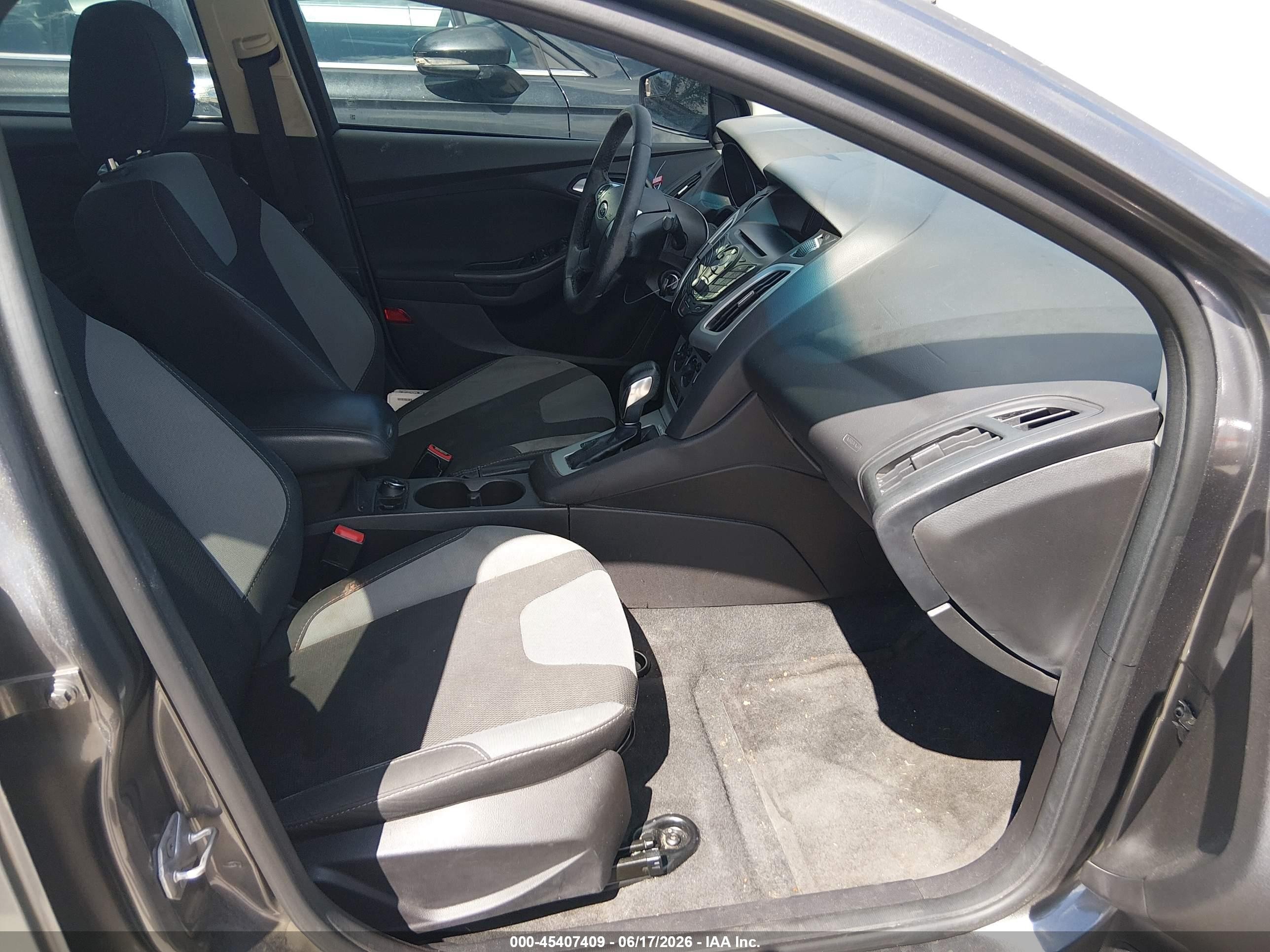 2014 Ford Focus Se Gray vin: 1FADP3F25EL111114