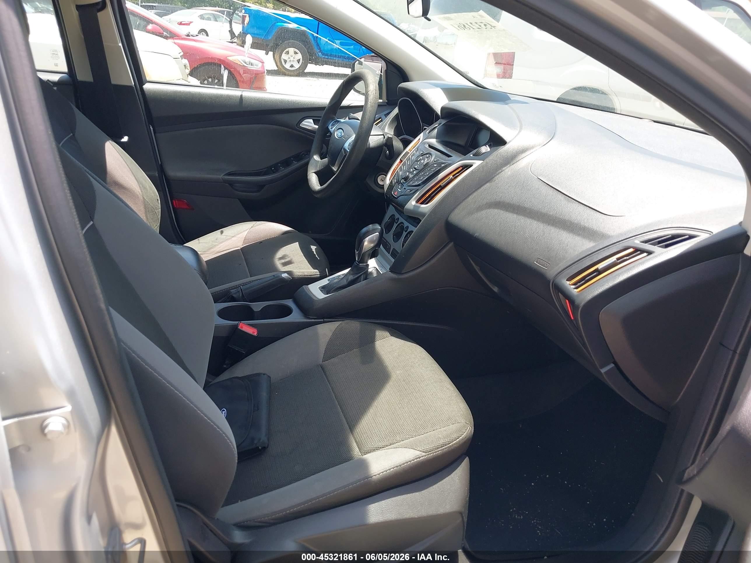 2014 Ford Focus Se Silver vin: 1FADP3F25EL129192