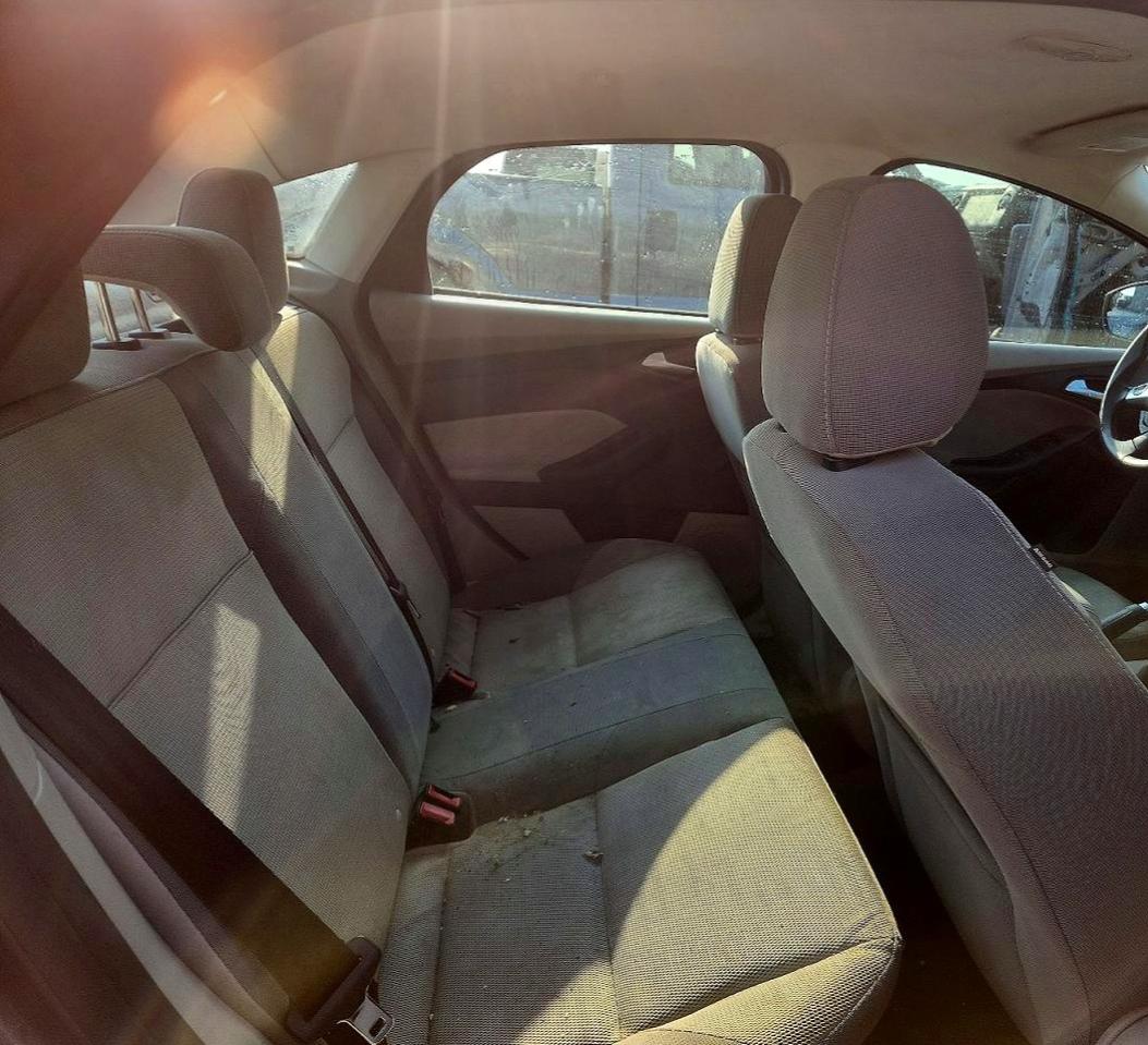 2014 Ford Focus Se Silver vin: 1FADP3F25EL143514