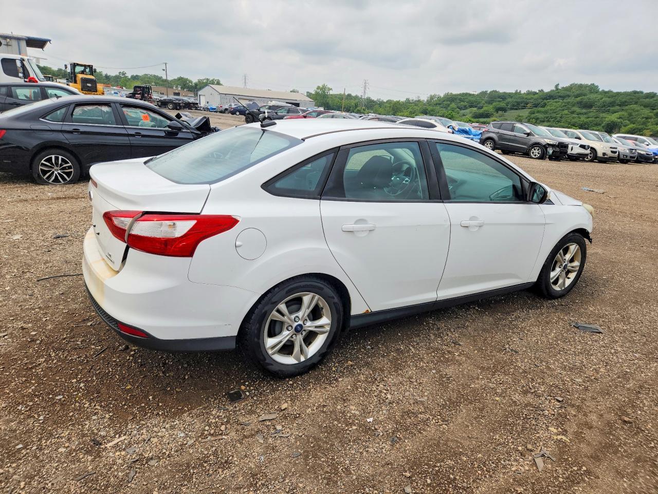 2014 Ford Focus Se Белый vin: 1FADP3F25EL157395