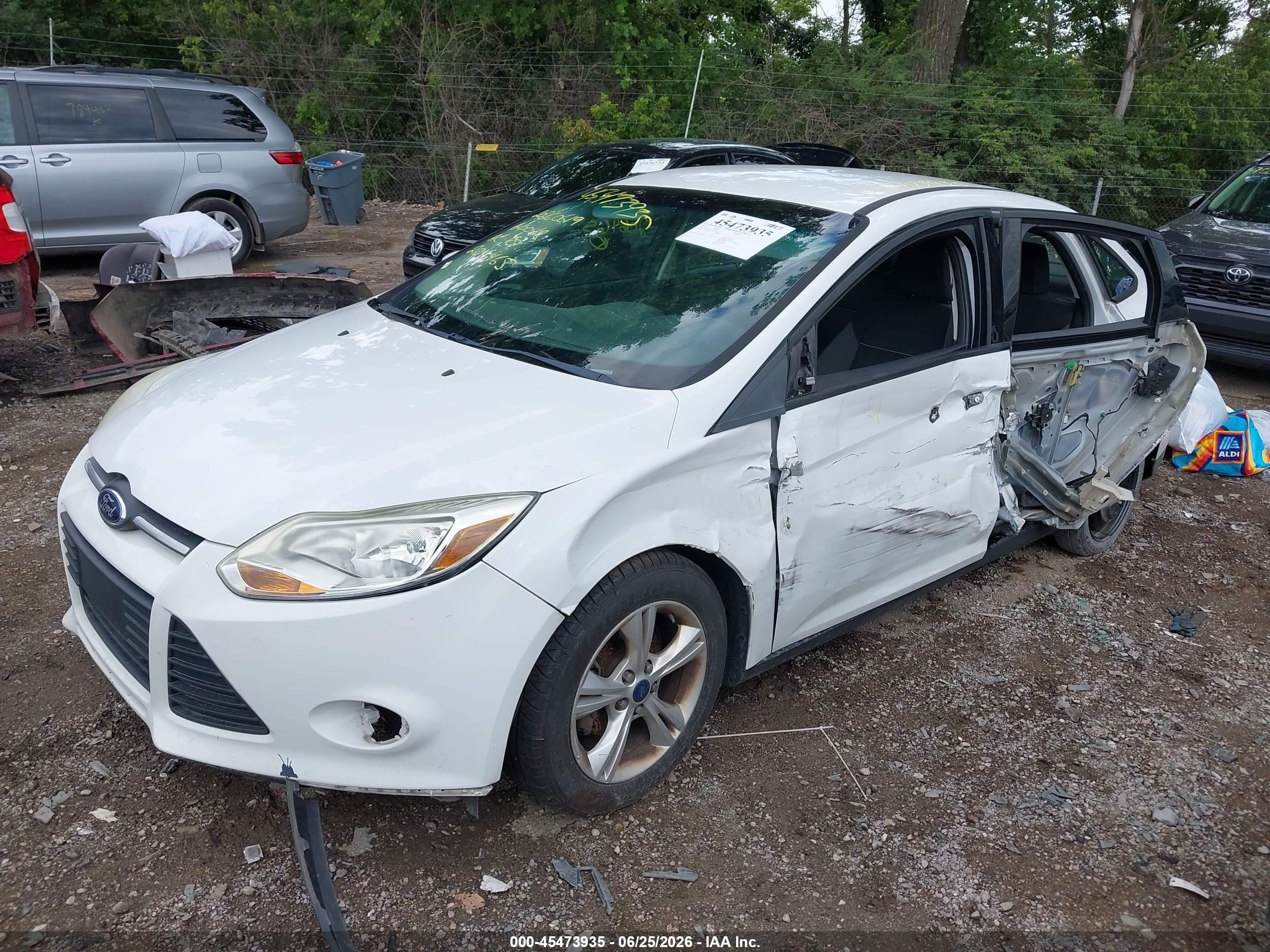 2014 Ford Focus Se Белый vin: 1FADP3F25EL206465