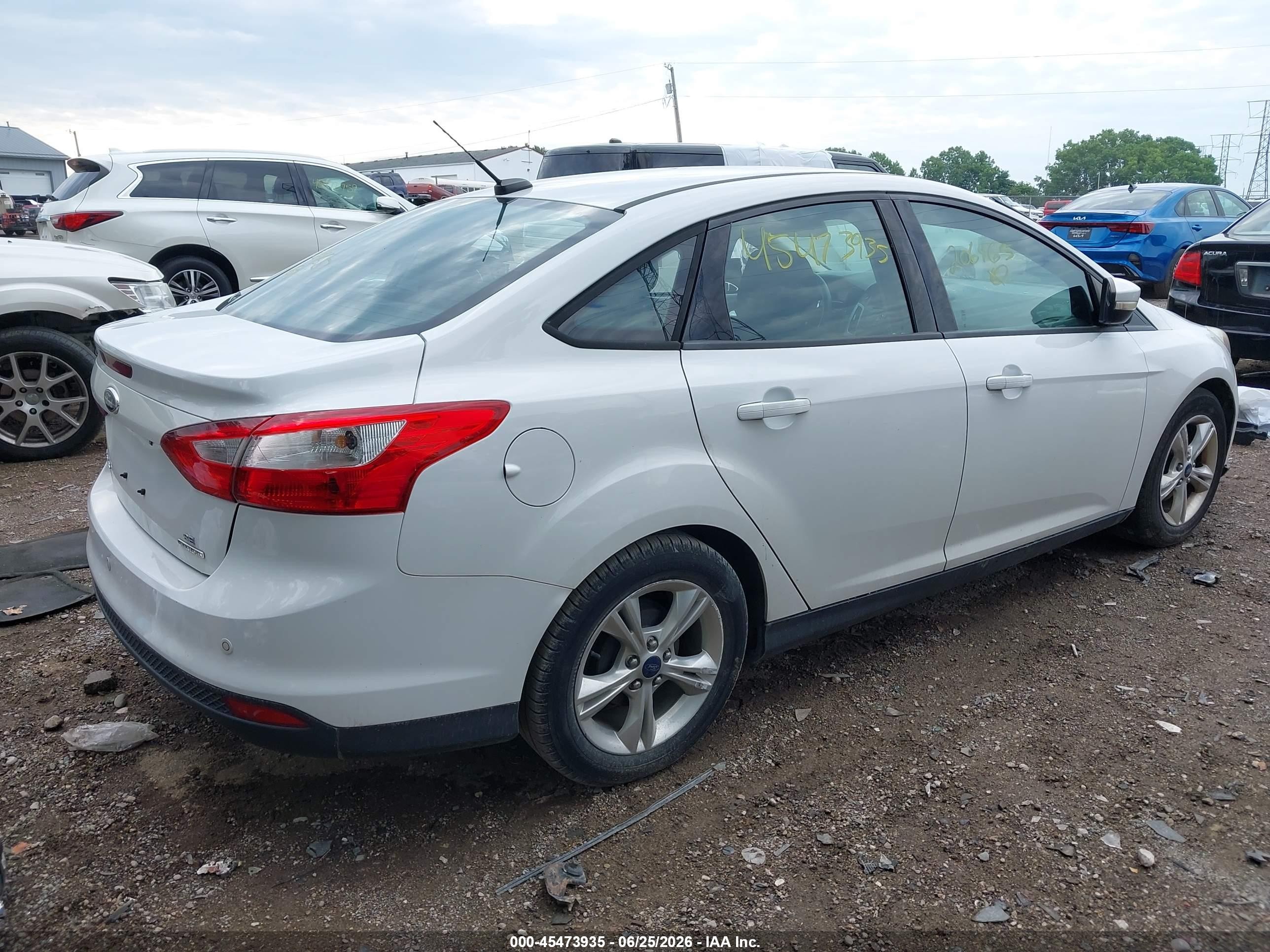 2014 Ford Focus Se Белый vin: 1FADP3F25EL206465