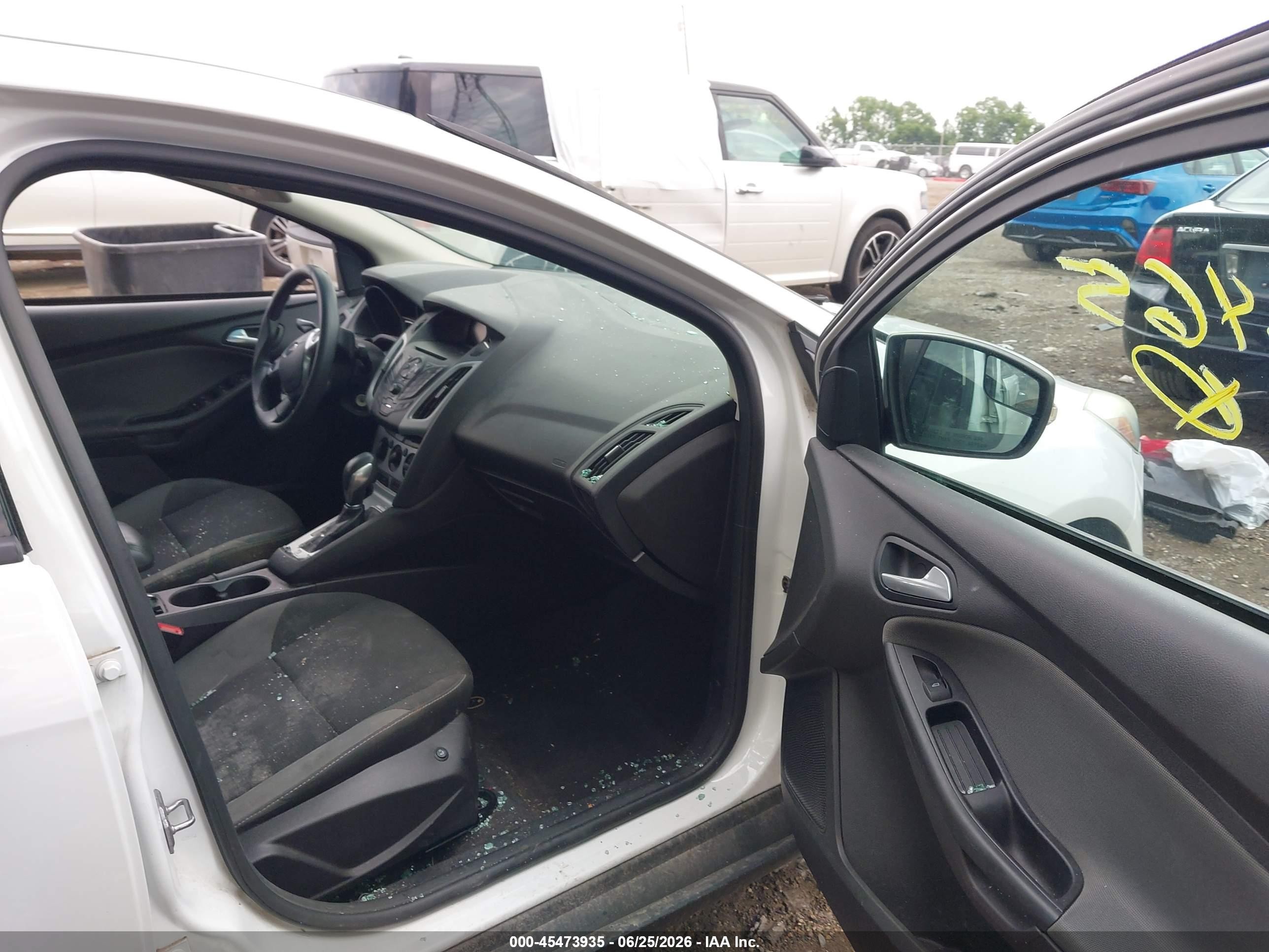 2014 Ford Focus Se Белый vin: 1FADP3F25EL206465