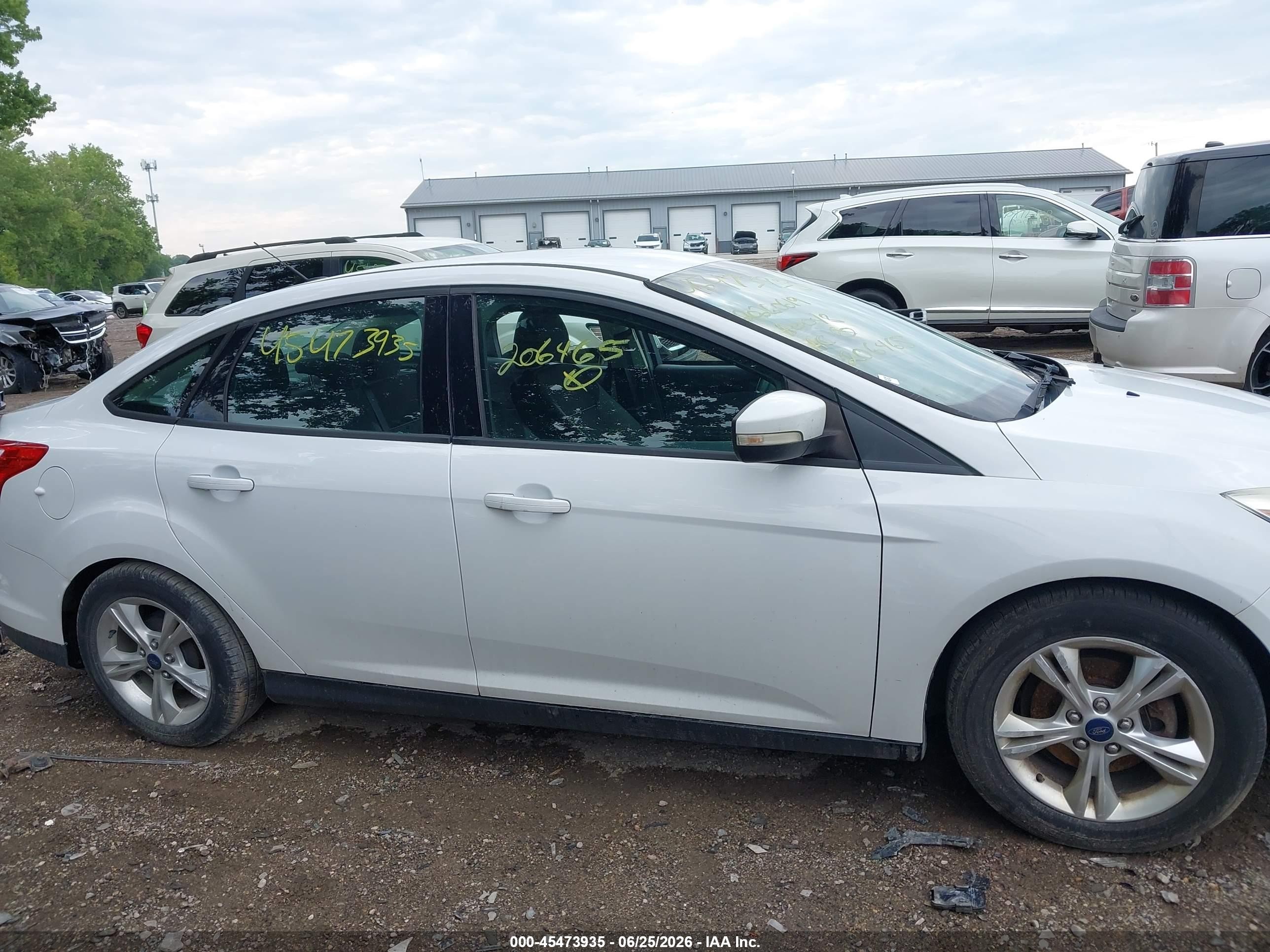 2014 Ford Focus Se Белый vin: 1FADP3F25EL206465