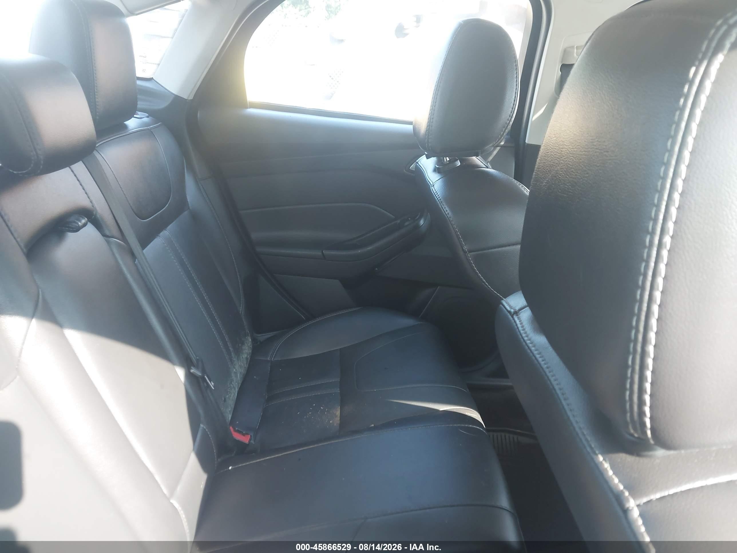 2014 Ford Focus Se Черный vin: 1FADP3F25EL215151