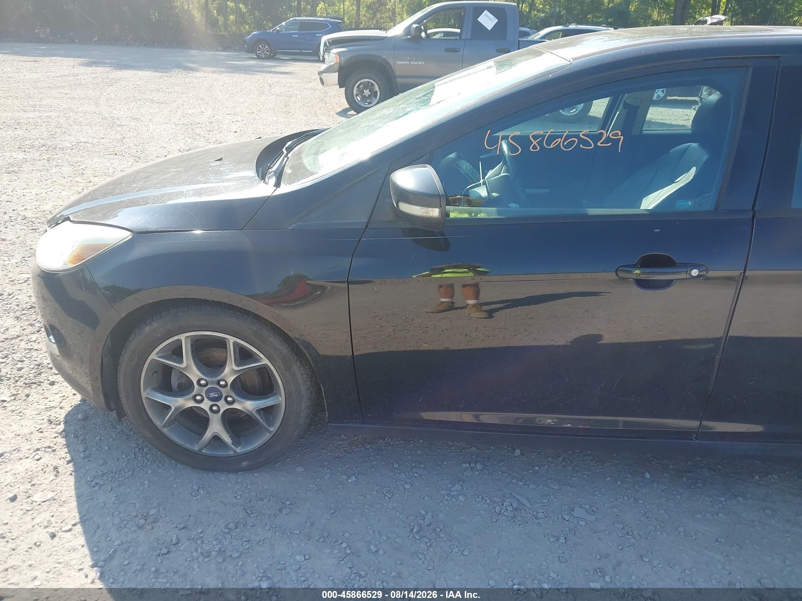 2014 Ford Focus Se Черный vin: 1FADP3F25EL215151