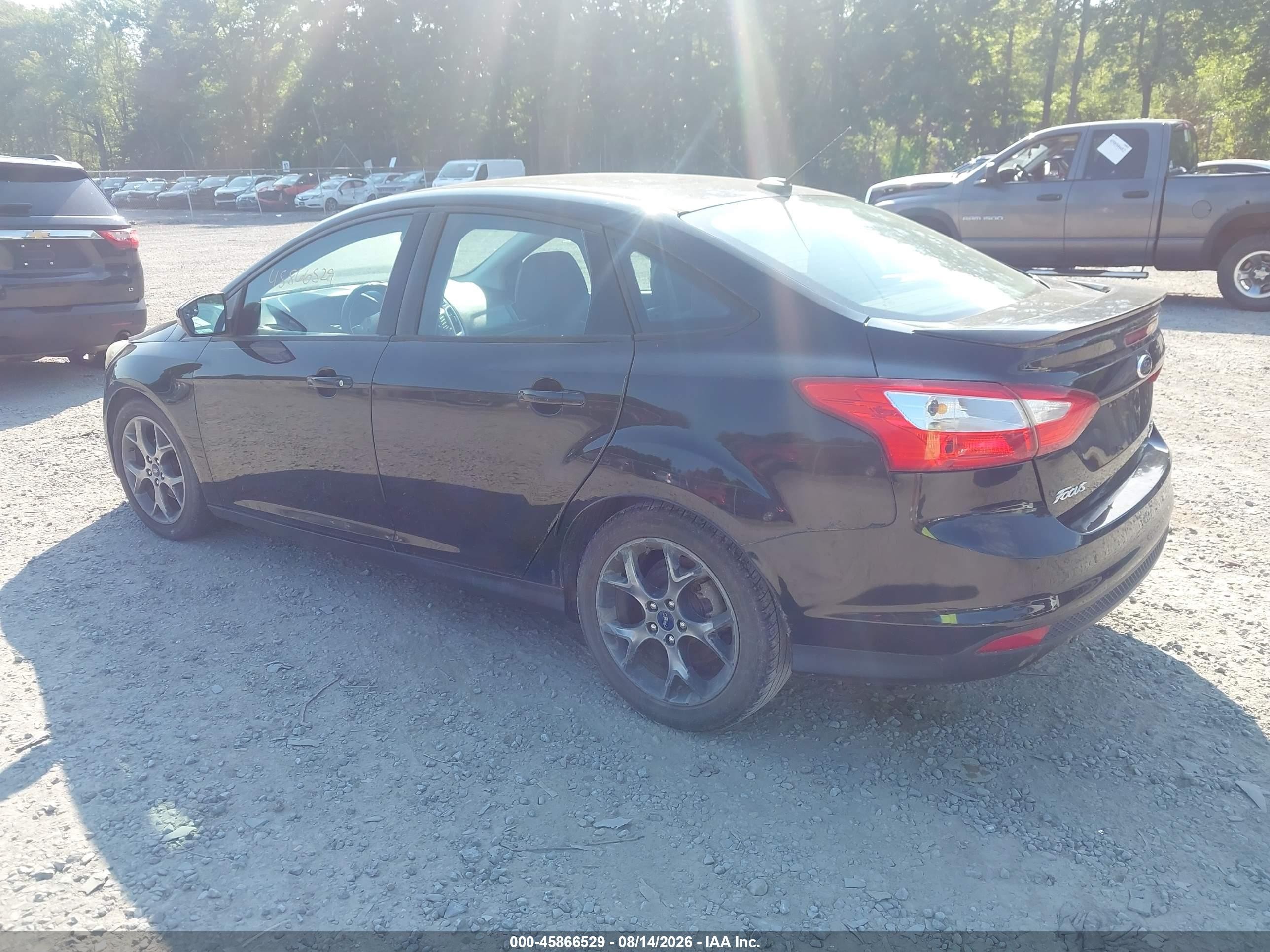 2014 Ford Focus Se Черный vin: 1FADP3F25EL215151