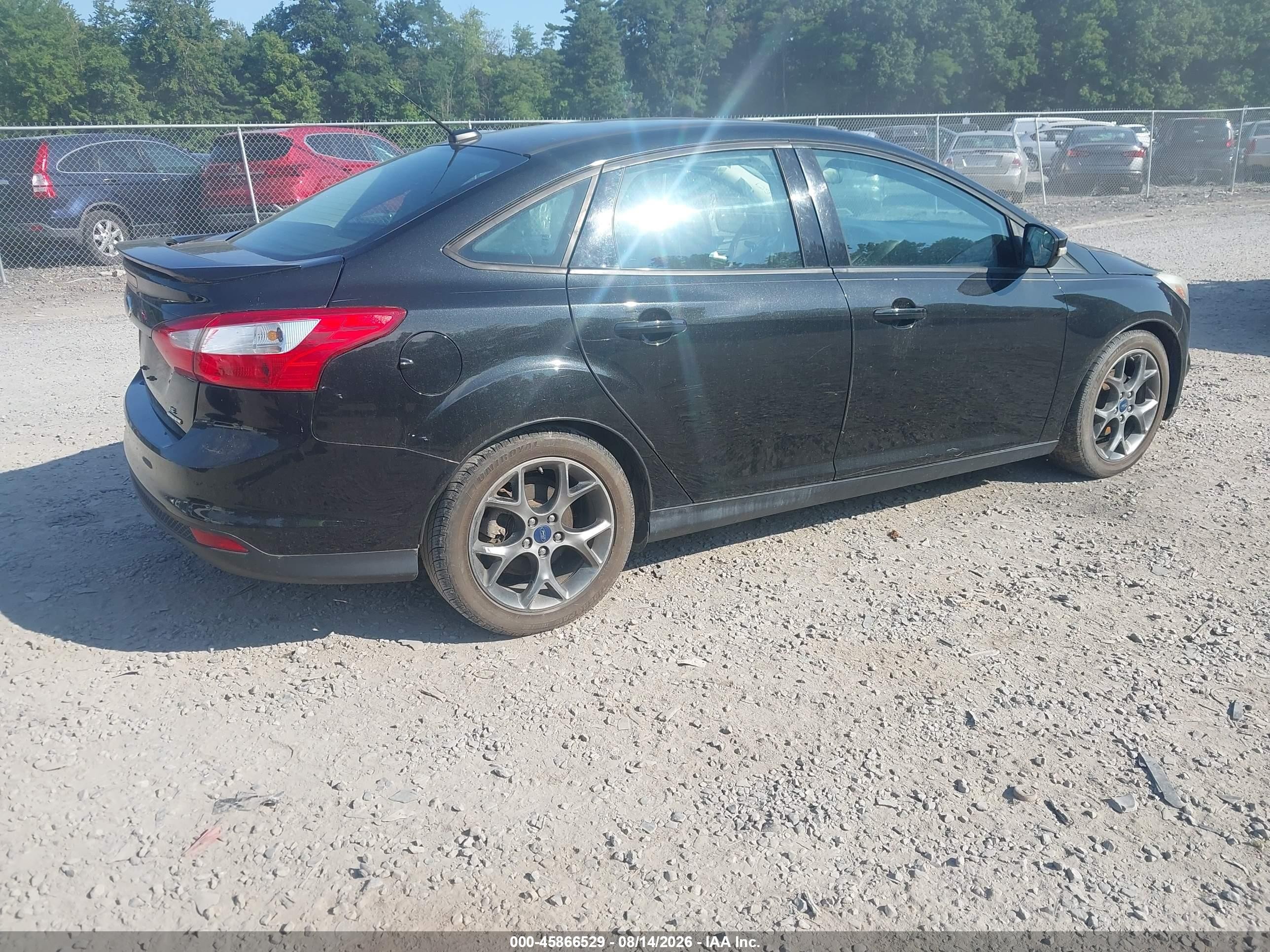 2014 Ford Focus Se Черный vin: 1FADP3F25EL215151