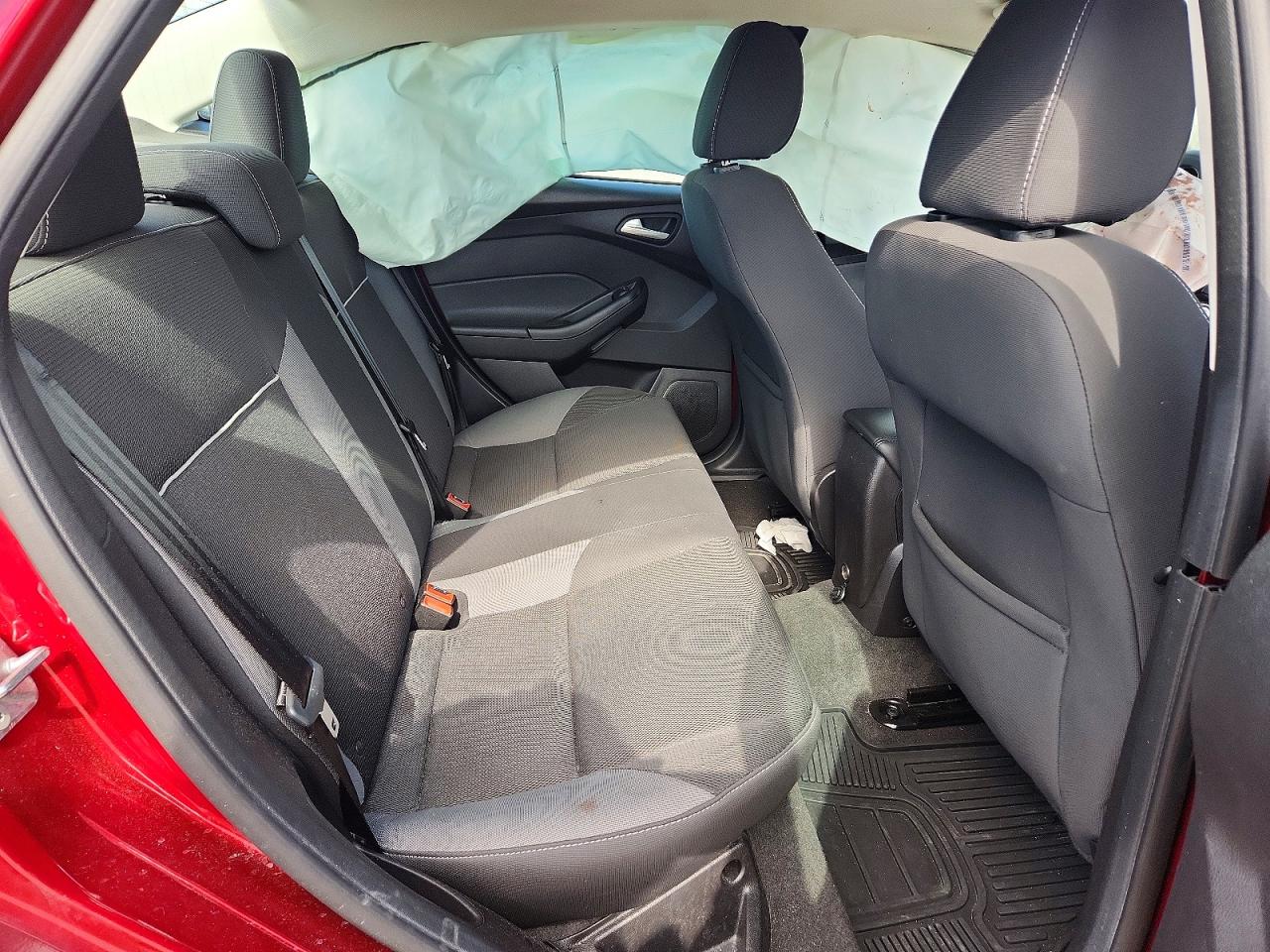 2014 Ford Focus Se Red vin: 1FADP3F25EL235870