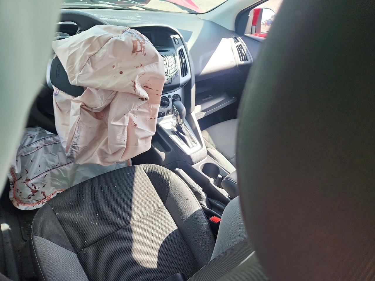 2014 Ford Focus Se Red vin: 1FADP3F25EL235870