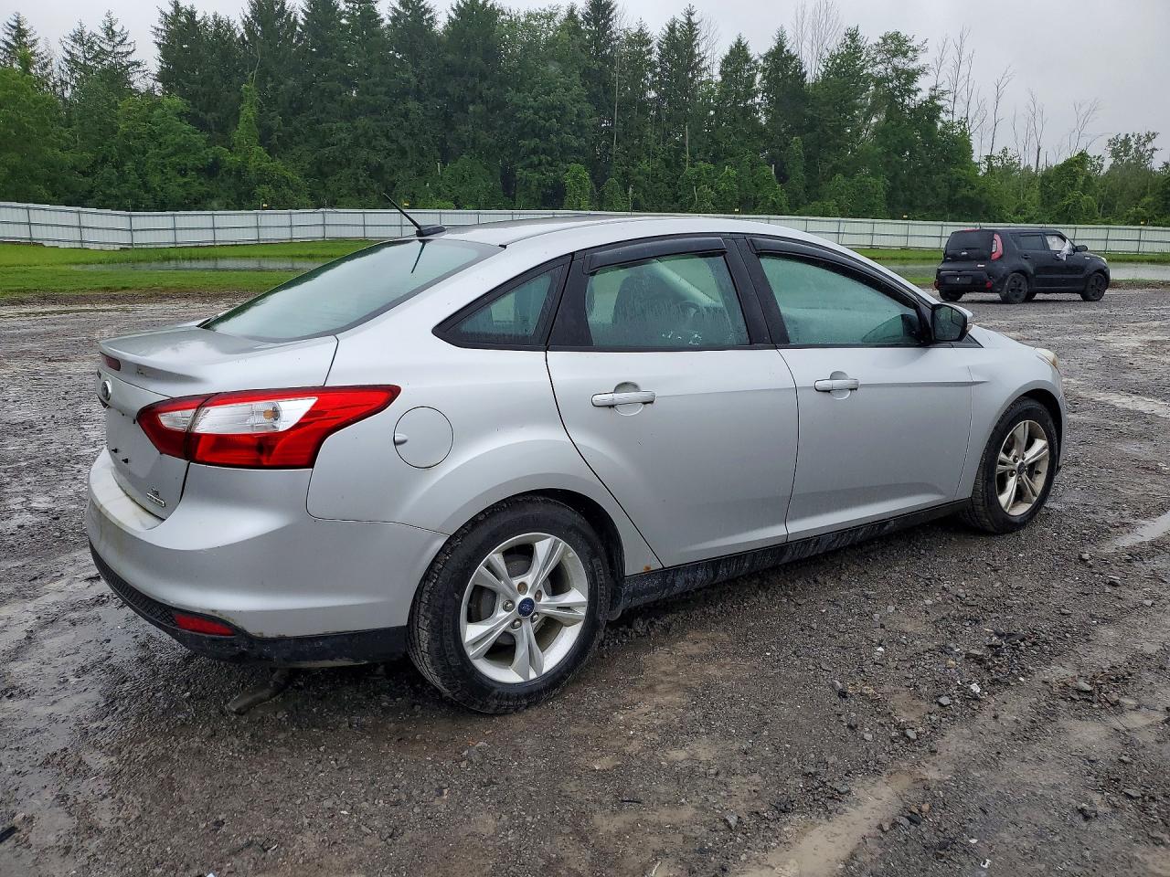 2014 Ford Focus Se Серебряный vin: 1FADP3F25EL239143