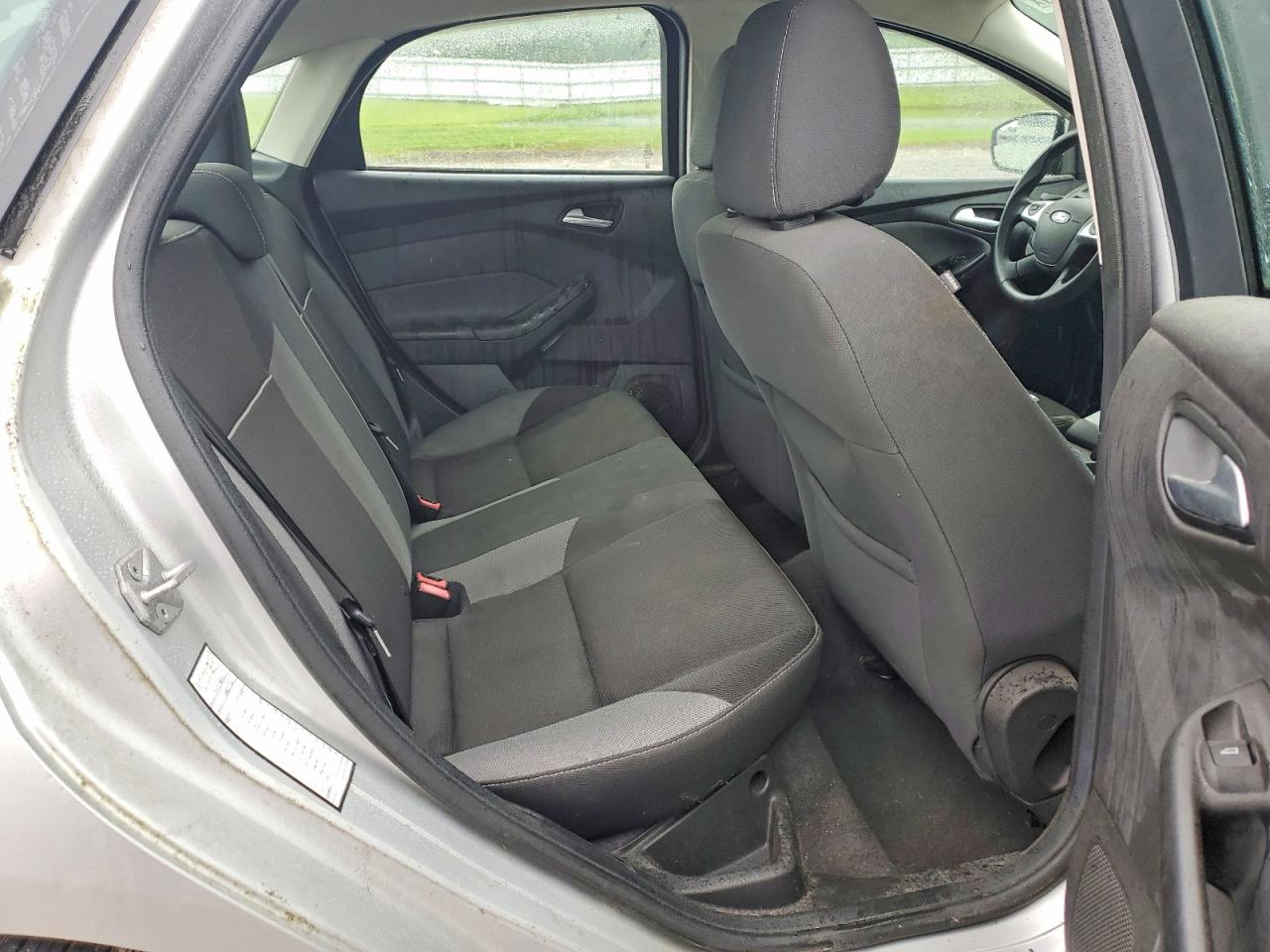 2014 Ford Focus Se Серебряный vin: 1FADP3F25EL239143